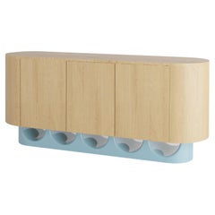 Sideboard Wave aus Eiche Natur und hellblau lackiertem Holz