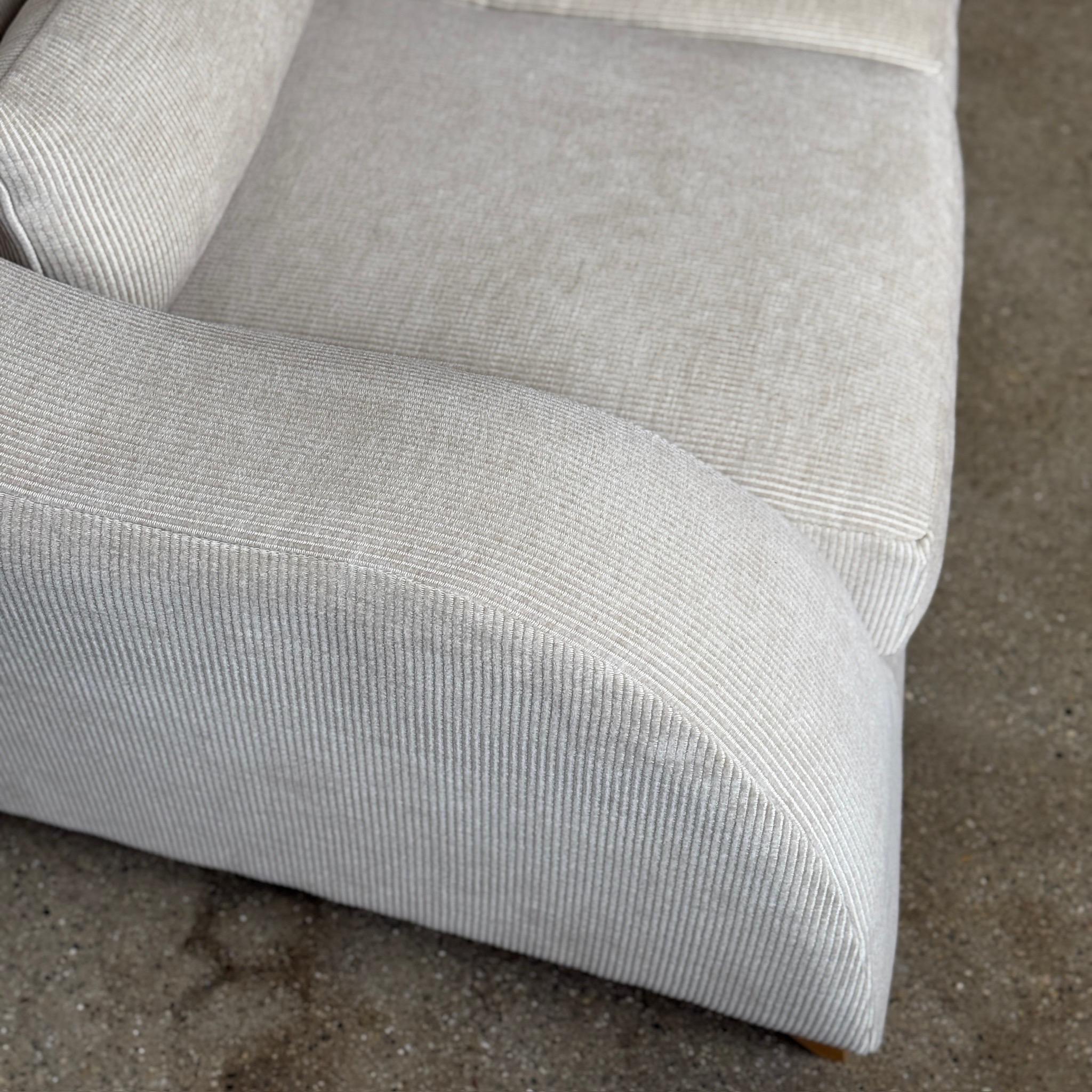 Sofa Wave von Vladimir Kagan für American Leather in Corduroy im Angebot 3
