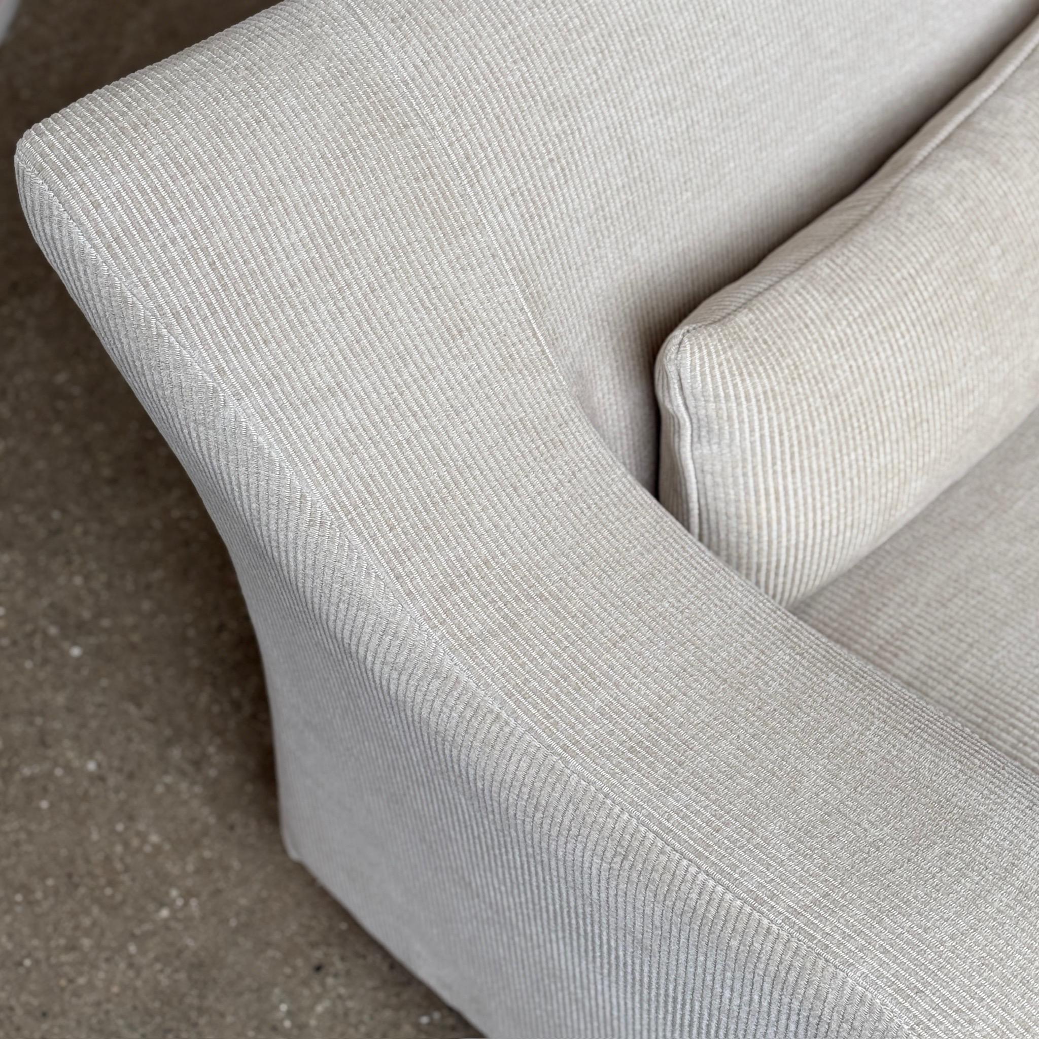 Sofa Wave von Vladimir Kagan für American Leather in Corduroy (Stoff) im Angebot