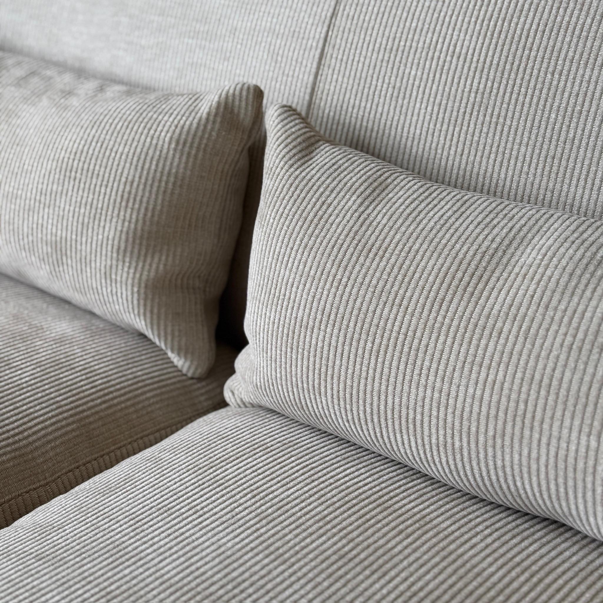 Sofa Wave von Vladimir Kagan für American Leather in Corduroy im Angebot 1