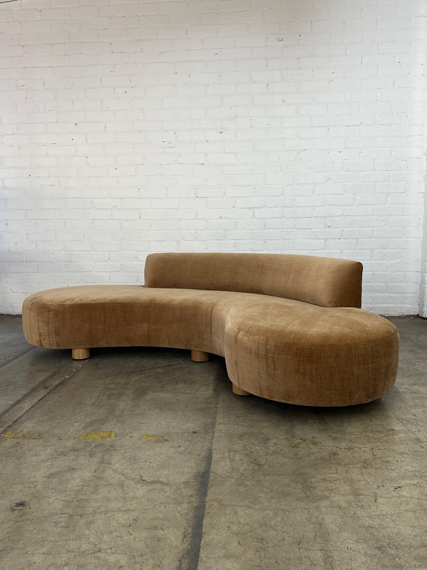 Wave Sofa in Cognac Chenille For Sale 6