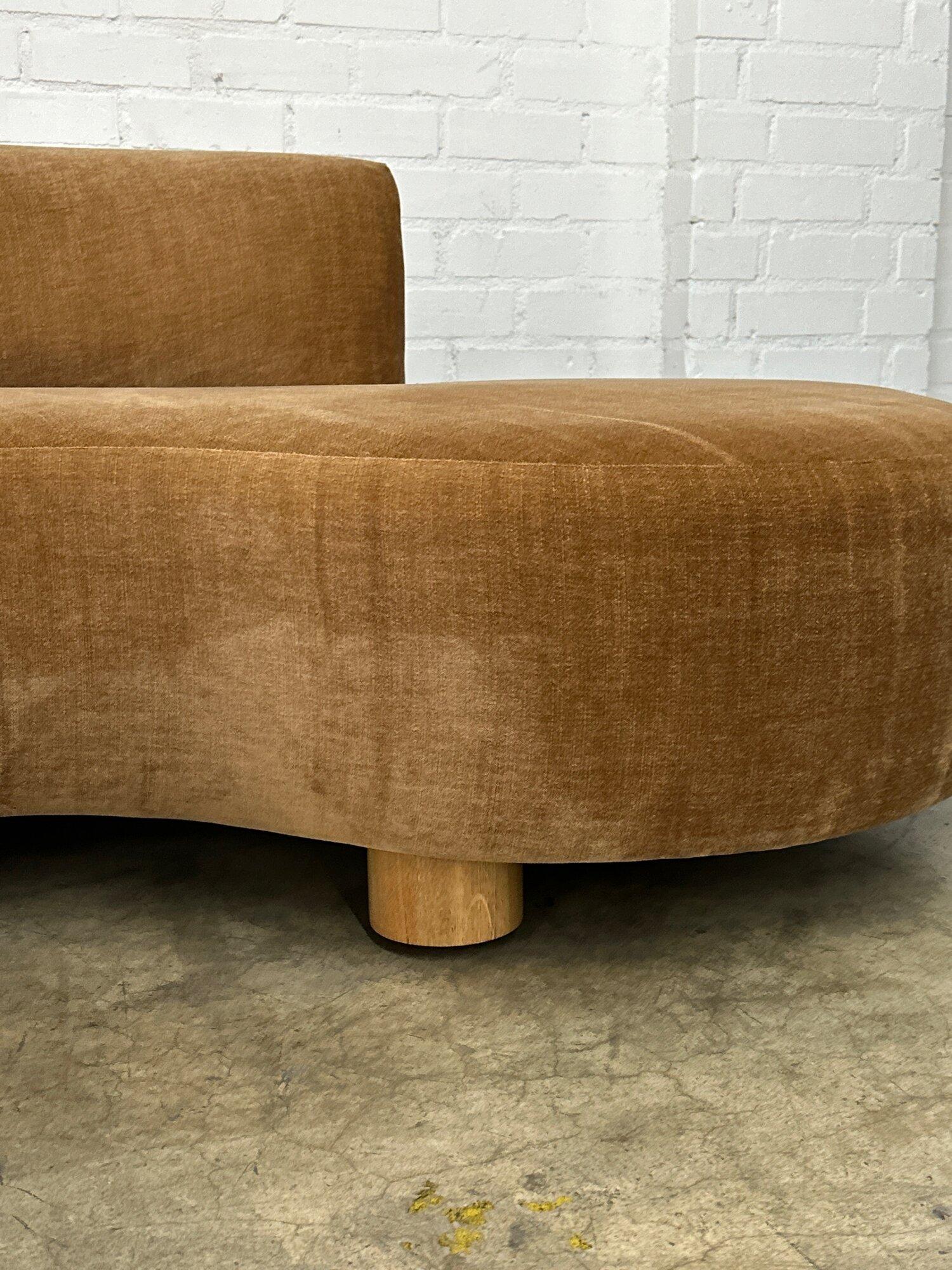 Wave Sofa in Cognac Chenille For Sale 9