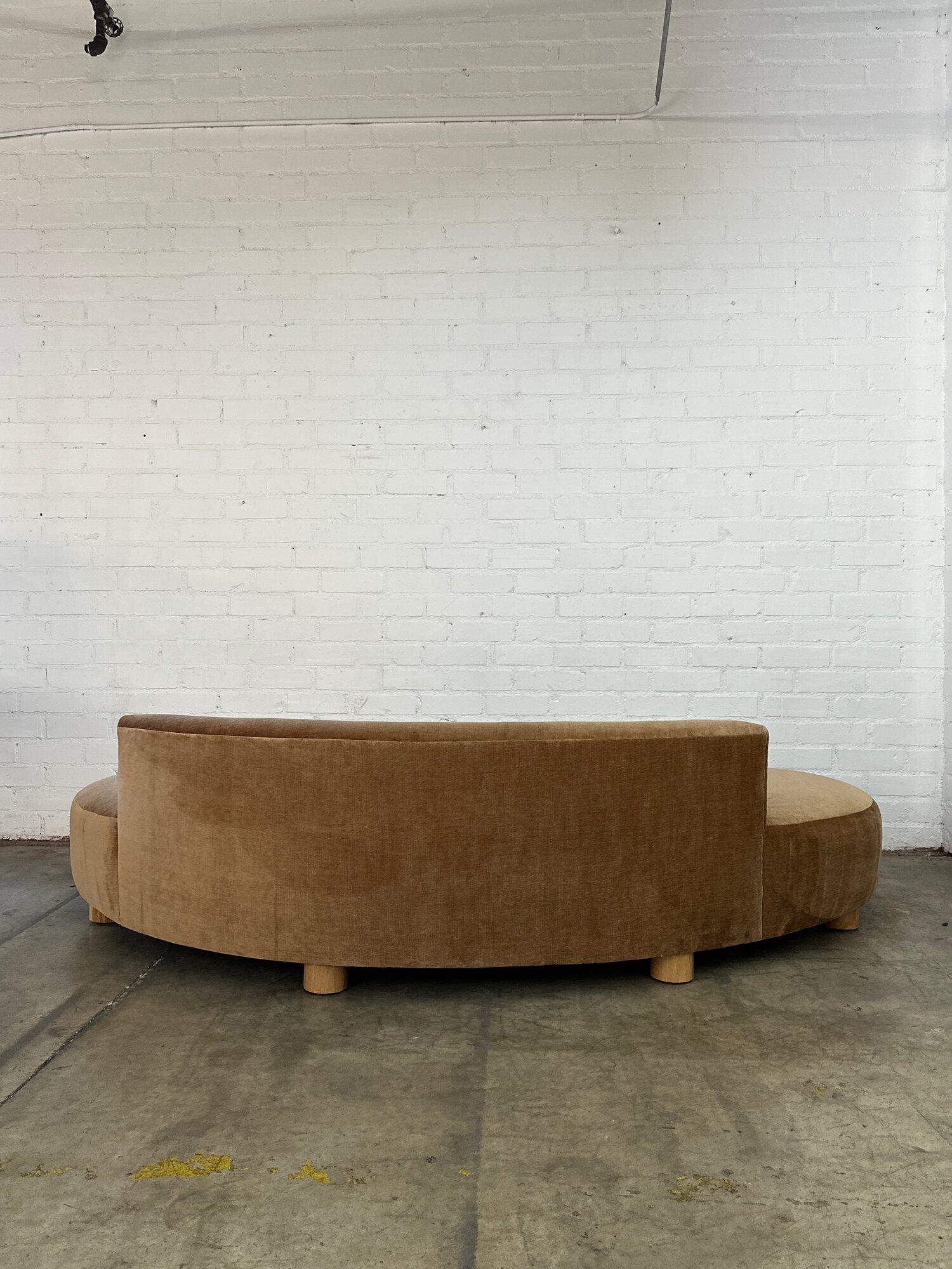 Wave Sofa in Cognac Chenille For Sale 3