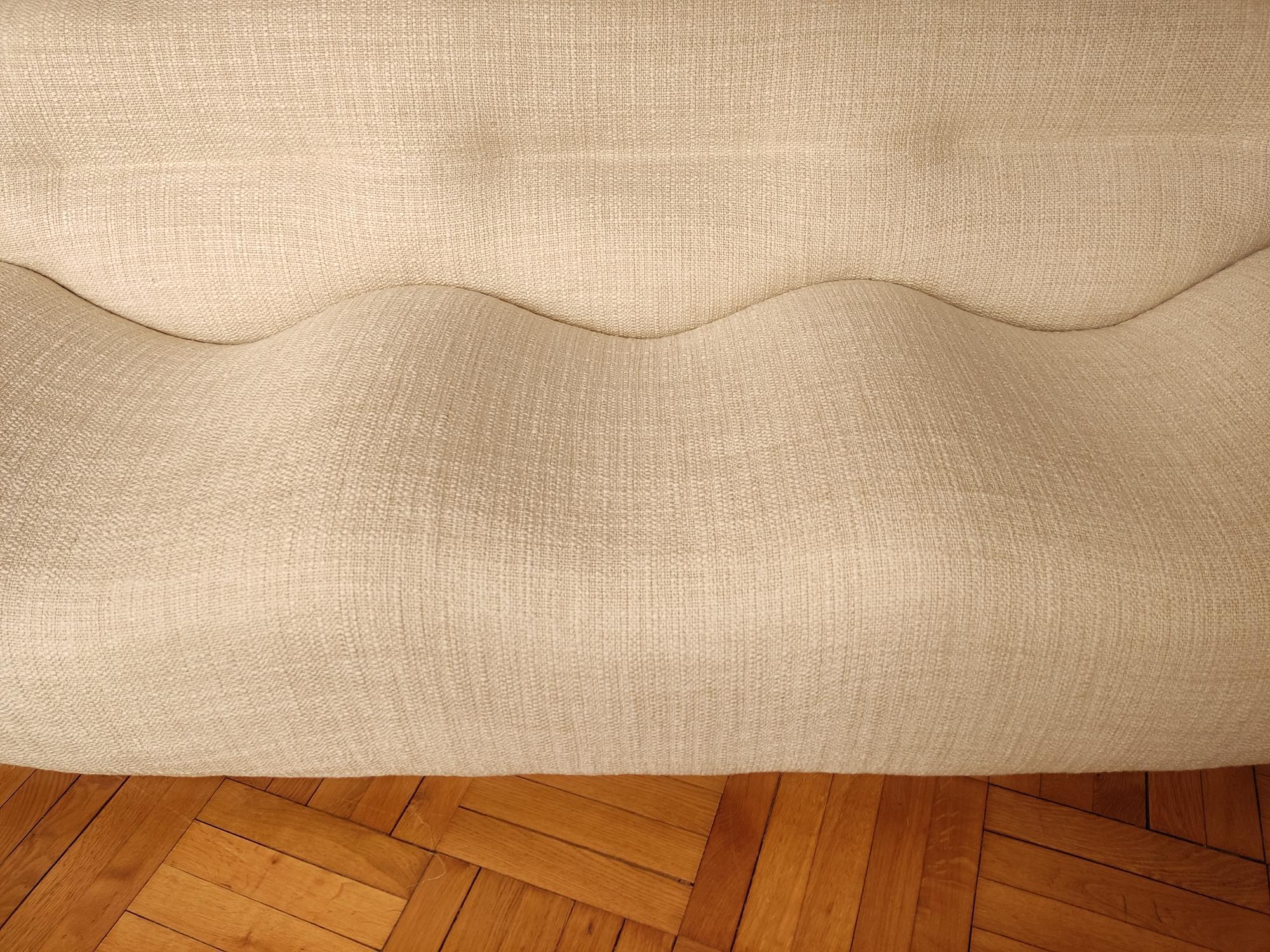 wave sofa - Italy 1970 For Sale 4