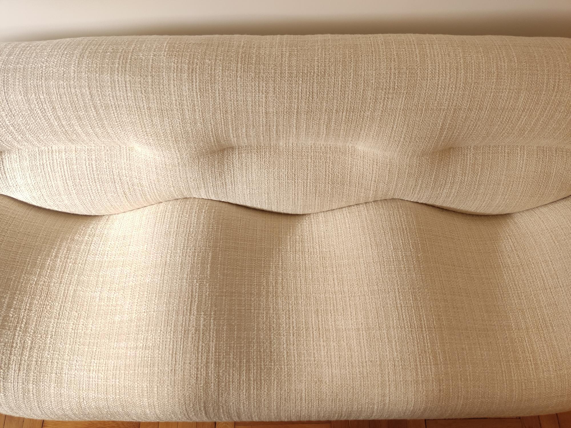 Late 20th Century wave sofa - Italy 1970 For Sale