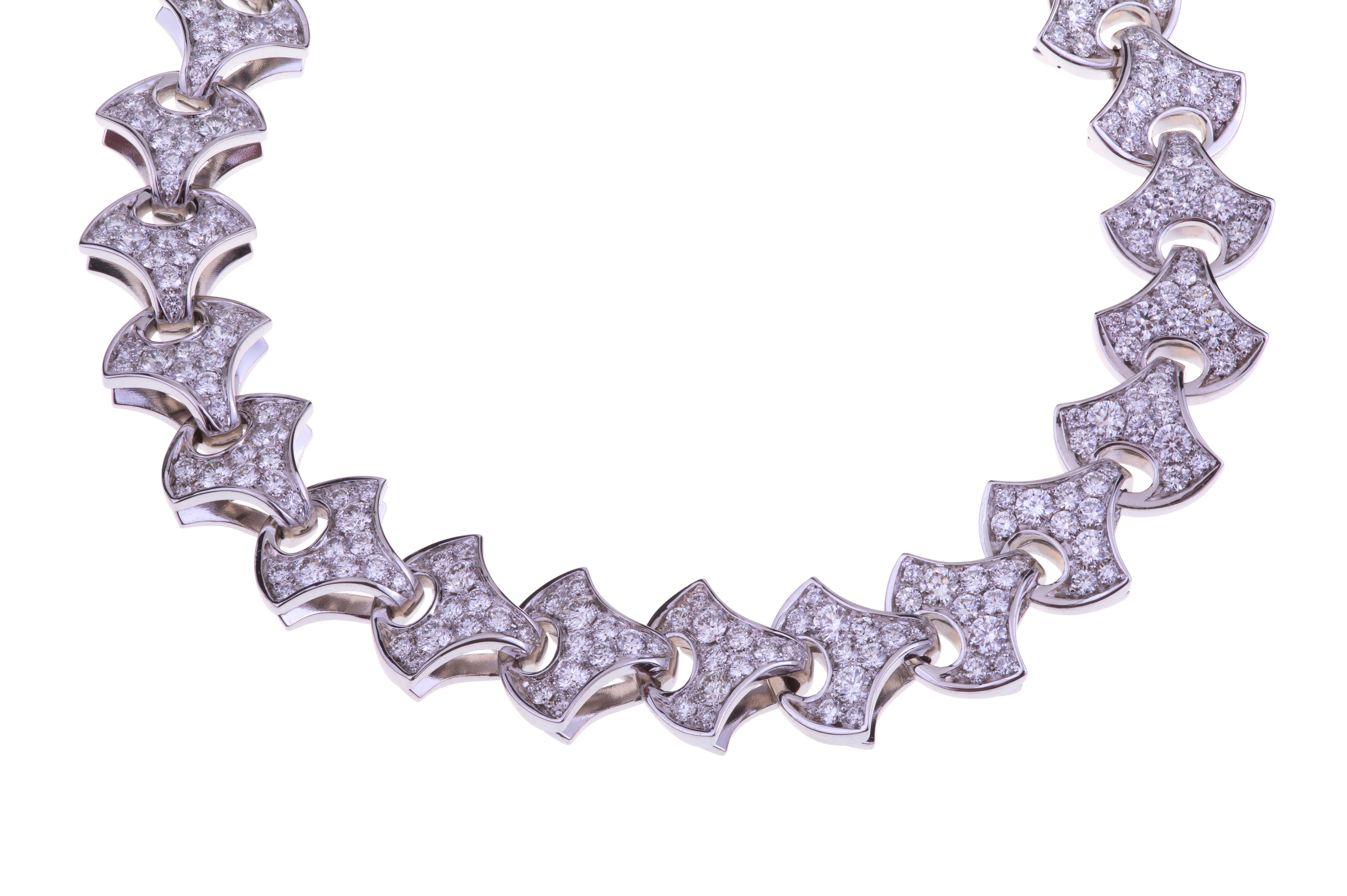 Moderne Bracelet tennis Angeletti en or blanc avec éventail de diamants en vente