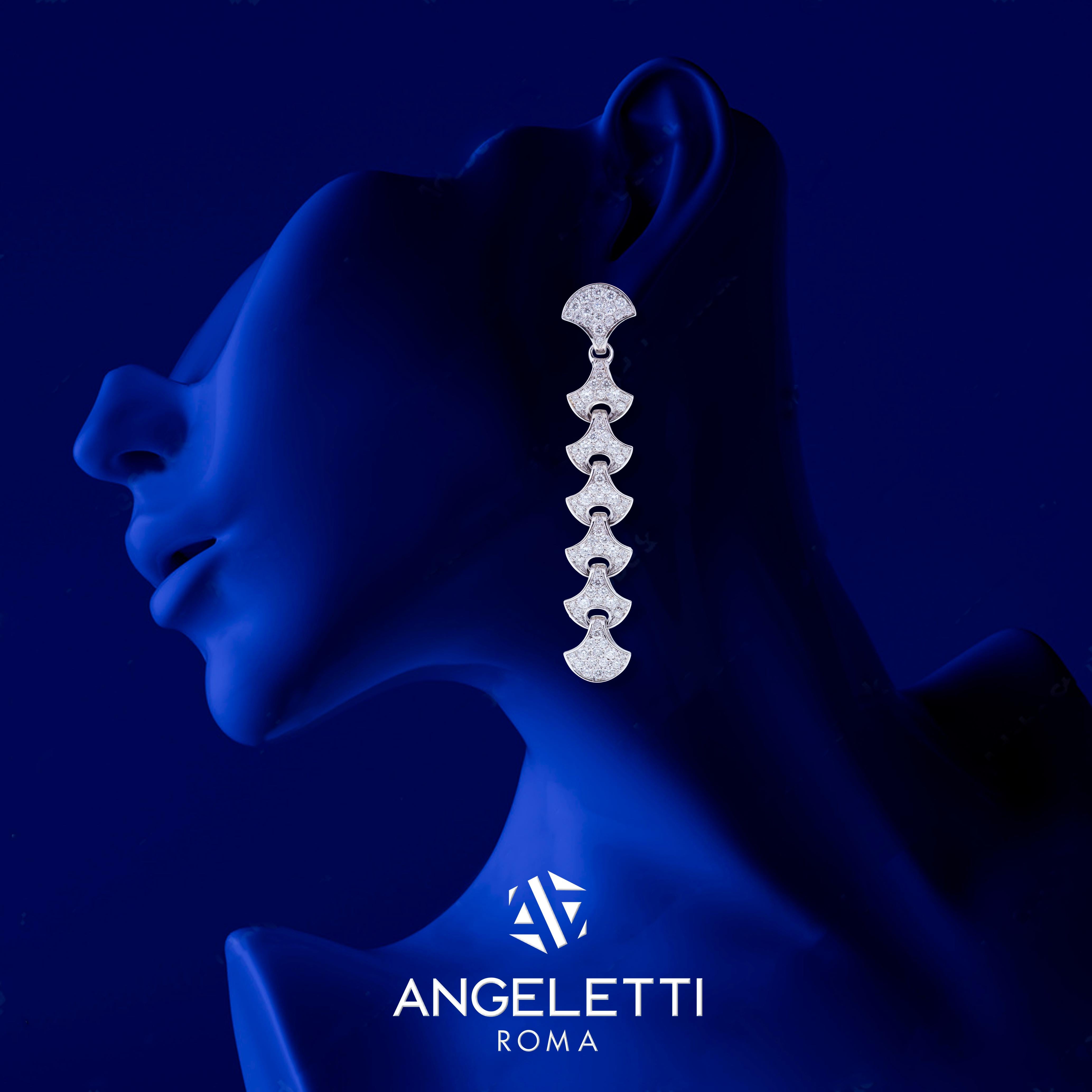 Taille brillant Boucles d'oreilles tennis Angeletti en or blanc avec éventail en forme d'éventail et diamants en vente