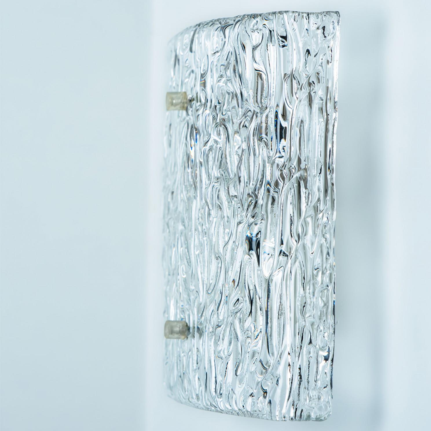 Wave Textured Glass Silver Wall Light Kalmar, 1970s In Good Condition For Sale In Rijssen, NL