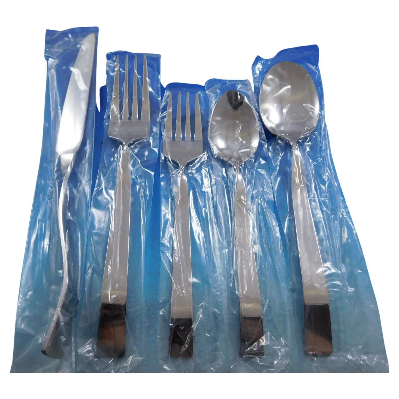 Wave Twist by the Main Course Stainless Steel Flatware Set 40 Pcs Modern Unused For Sale