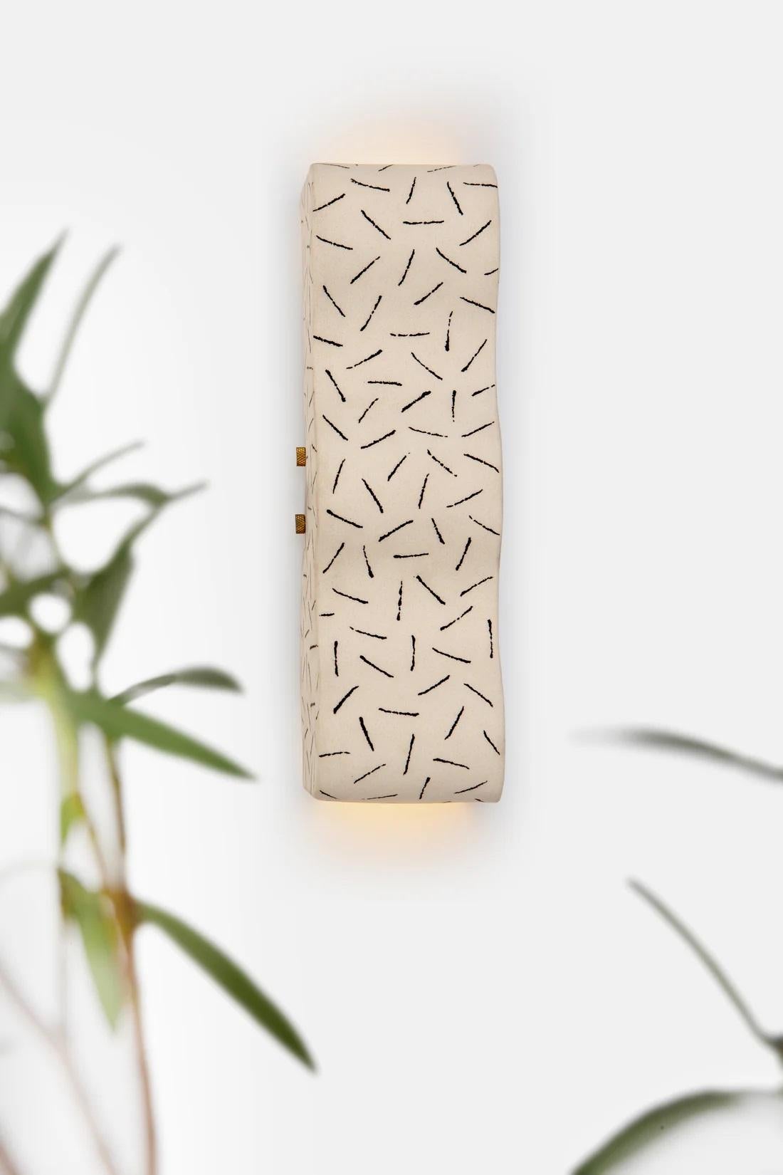Indiano Lampada da parete Wave di Hatsu in vendita