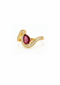 Waved Pear garnet 14k gold ring