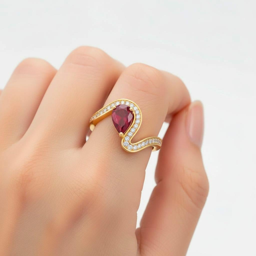 in vendita:  Anello in oro 14k con granato Waved Pear 8