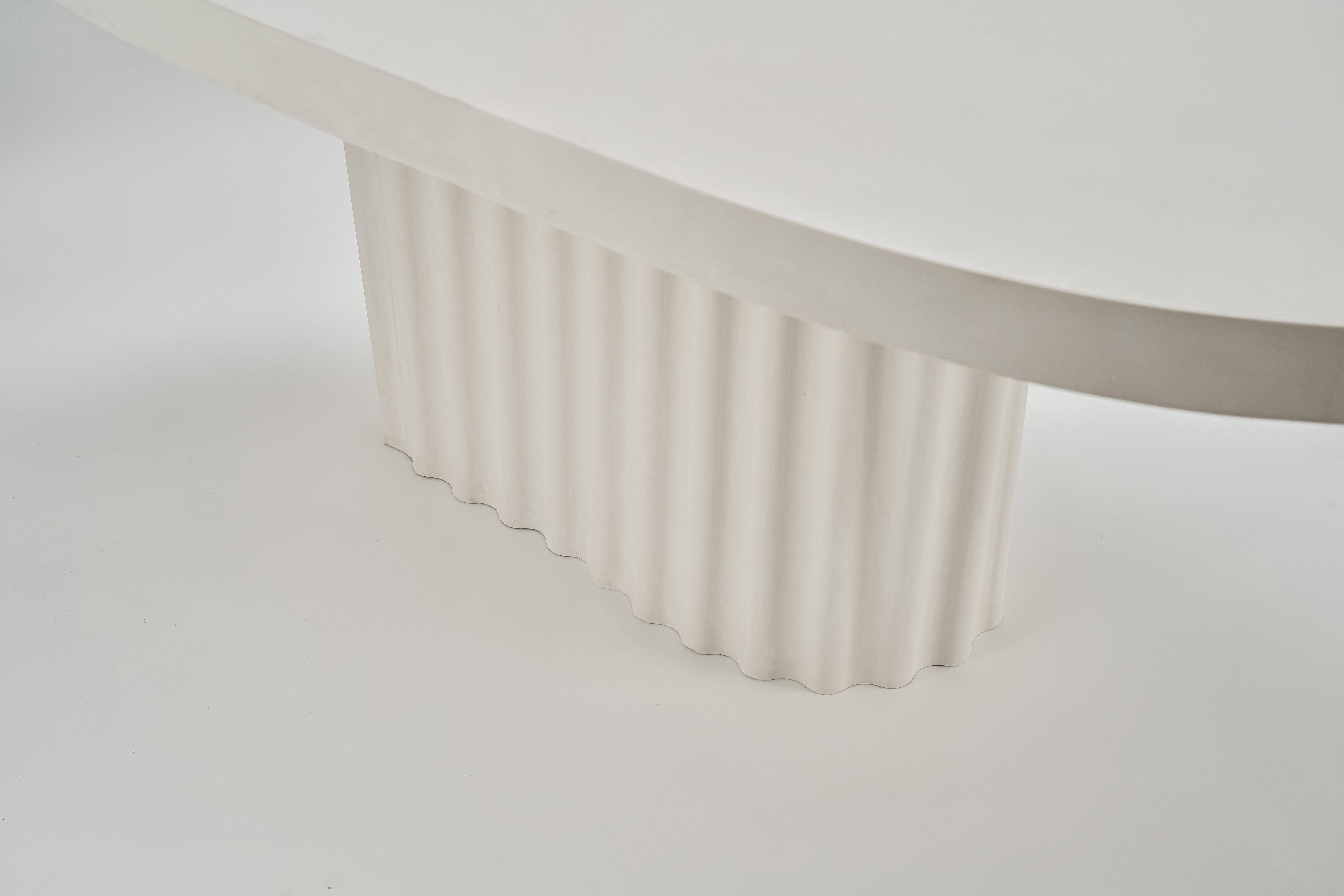 Table asymétrique en forme de vague par Perler  Neuf - En vente à Geneve, CH