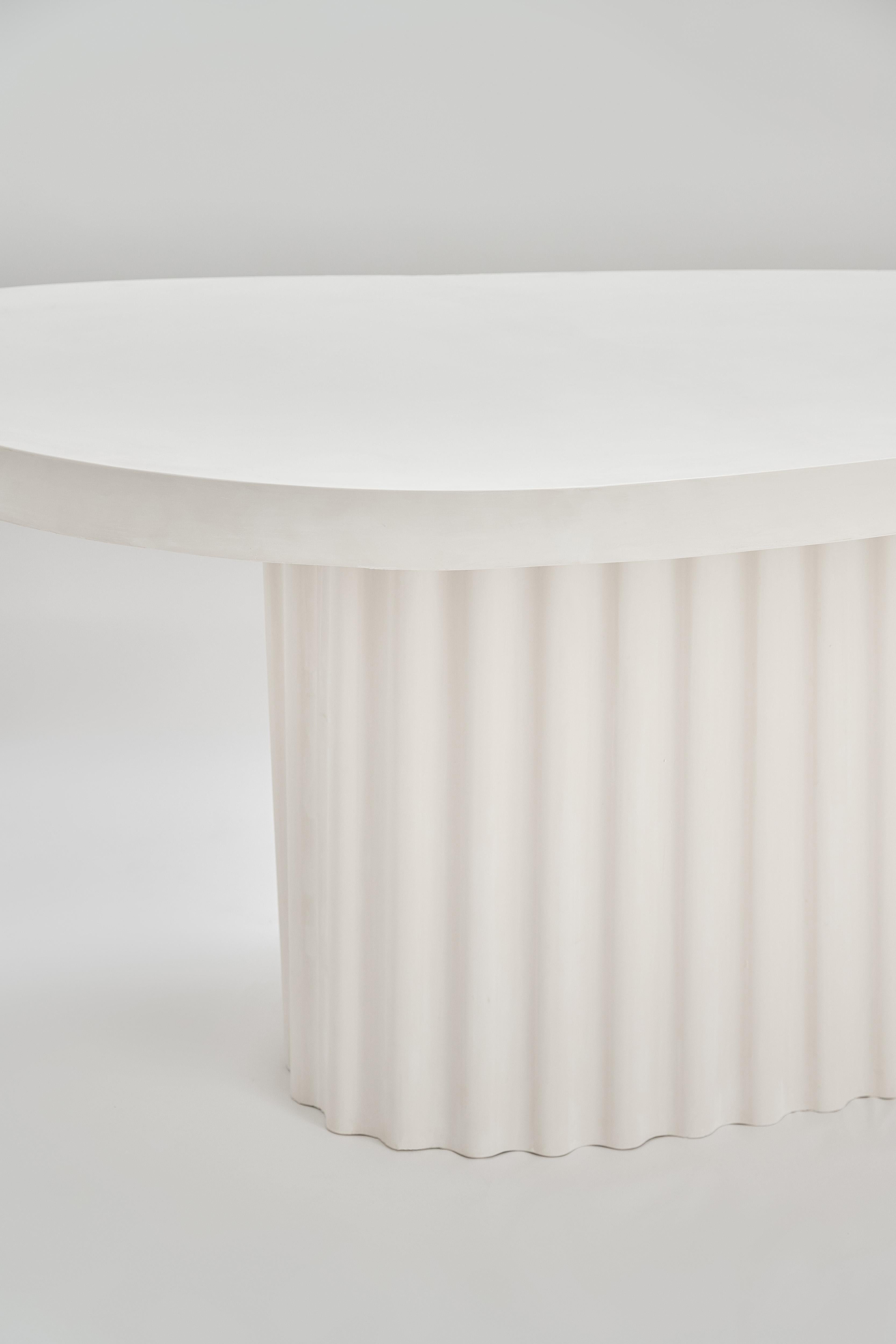 XXIe siècle et contemporain Table asymétrique en forme de vague par Perler  en vente