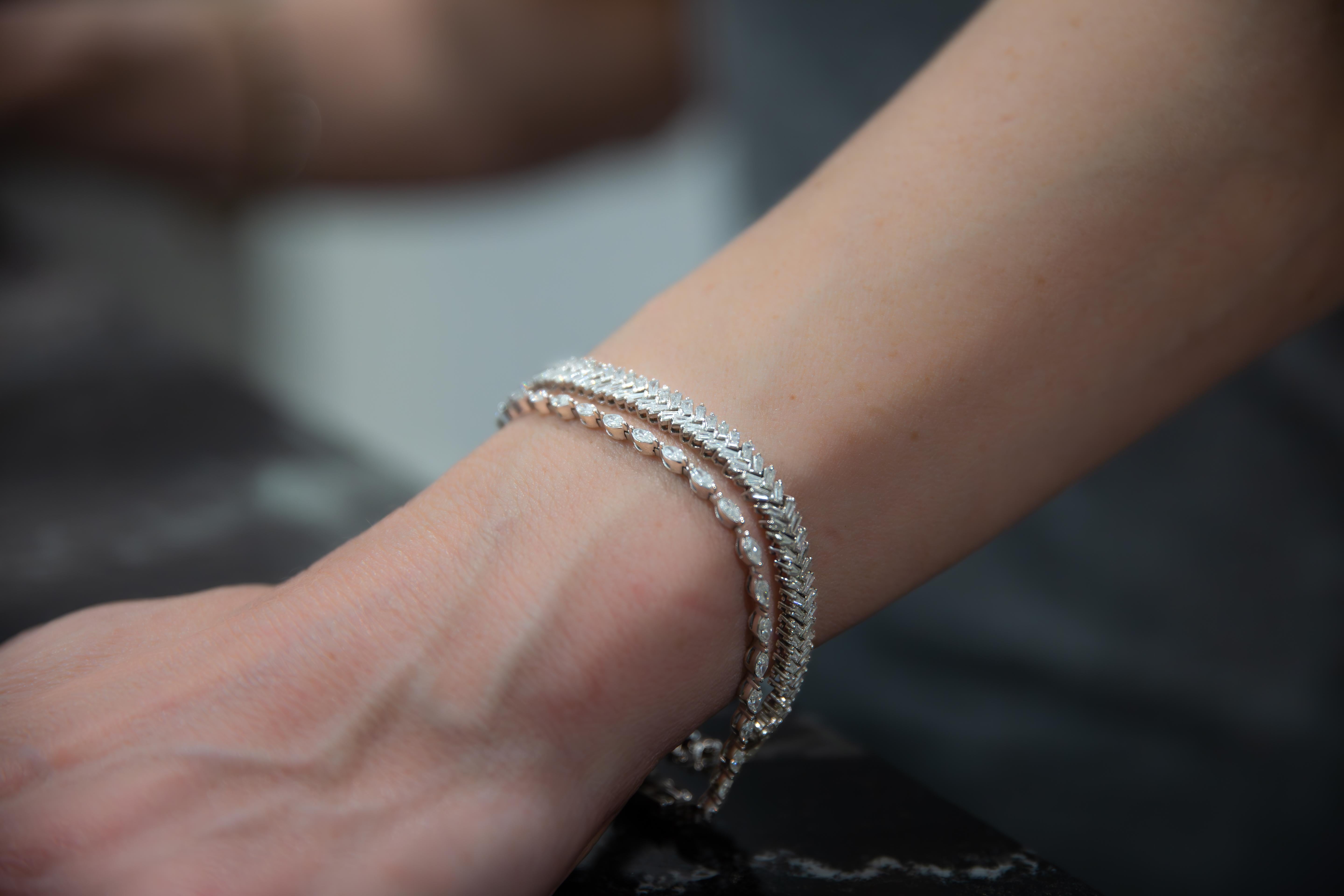 Bracelet tennis en or blanc 14 carats avec diamants baguettes taille chevron de 3,23 carats Pour femmes en vente