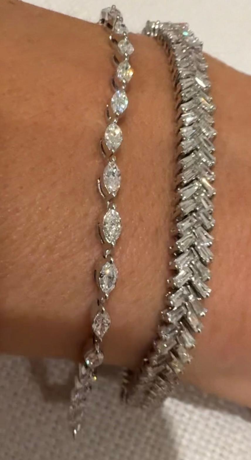 Taille baguette Bracelet tennis à chevrons ondulés en or jaune 14 carats 3,23 carats en vente