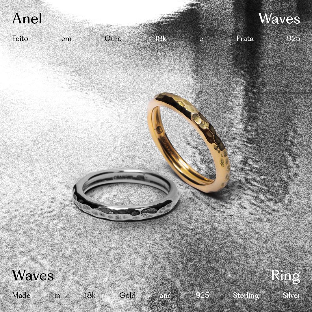 Contemporary Waves 18k Gold Ring - By Crayons Sao Paulo For Sale