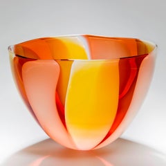 Waves No 245, eine einzigartige Glasschale  in Gelb, Rosa und Orange von Neil Wilkin