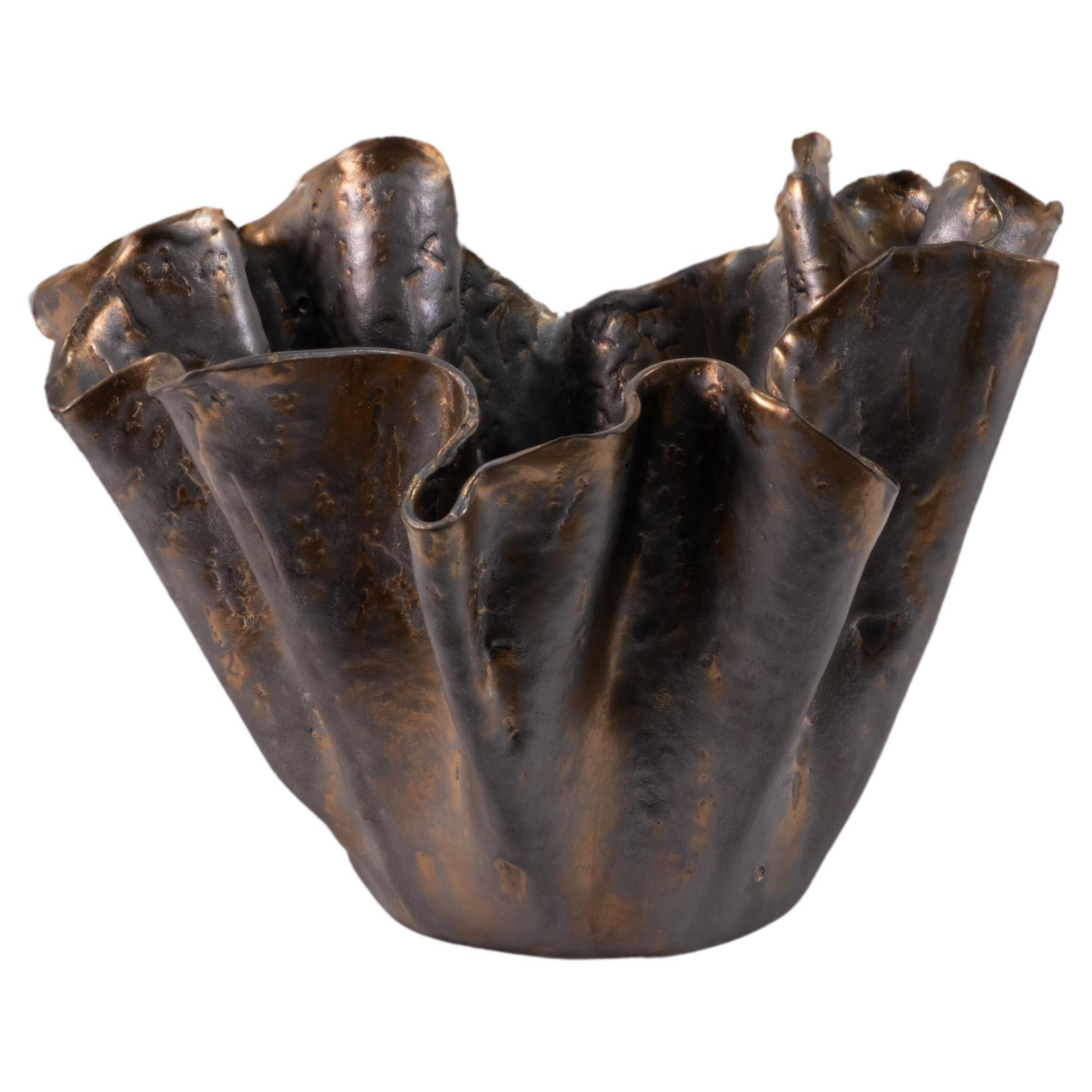 Vase en bronze « Waves » d'Alex Muradian en vente