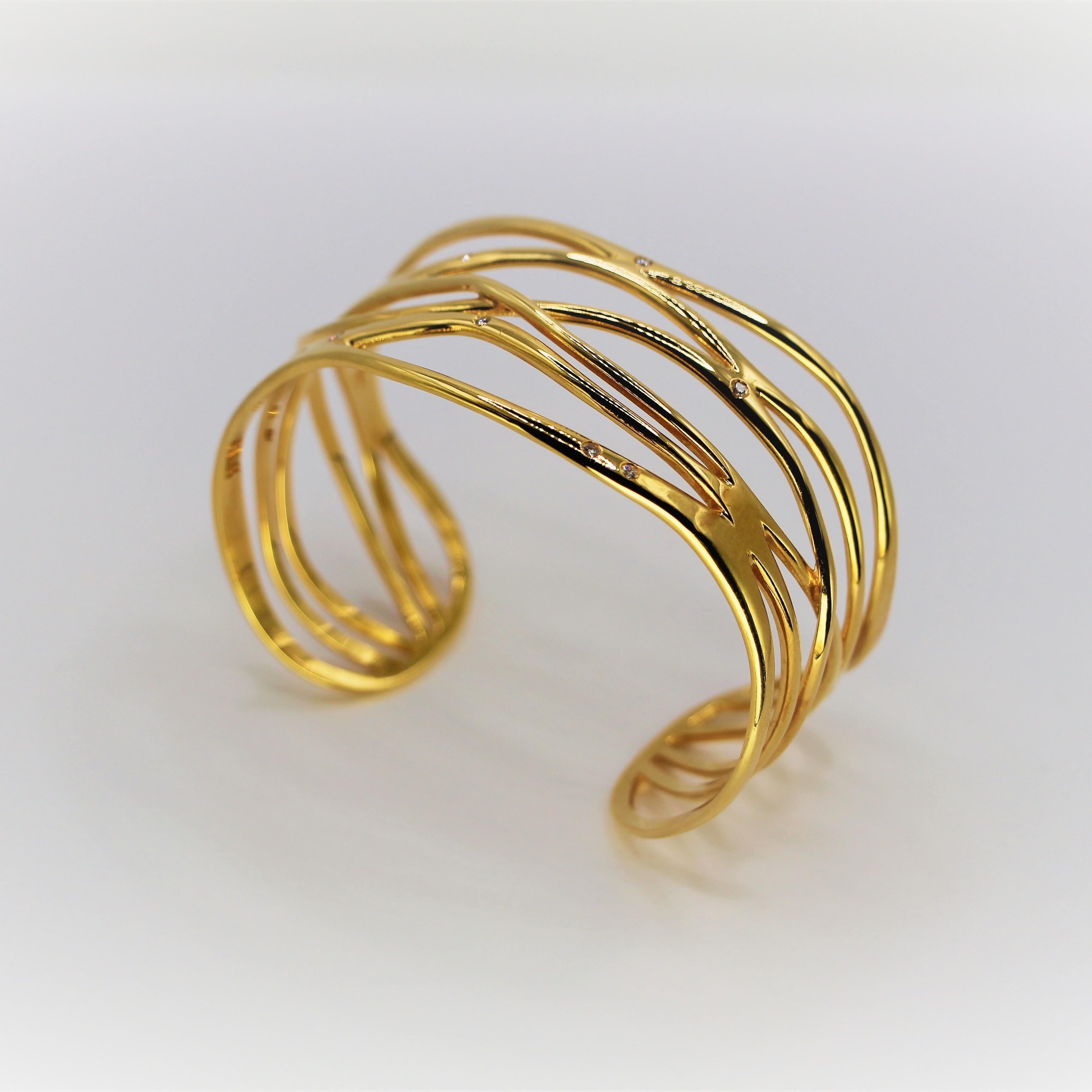 Contemporary Waves Cage Cuff Bangle Bracelet White Brilliant Cut Diamonds 18Kt Yellow Gold For Sale