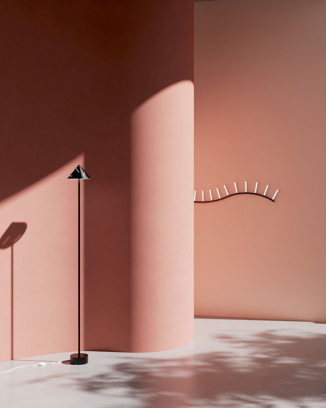 Tedesco Applique a forma di sopracciglio Waves di Atelier A Light in vendita