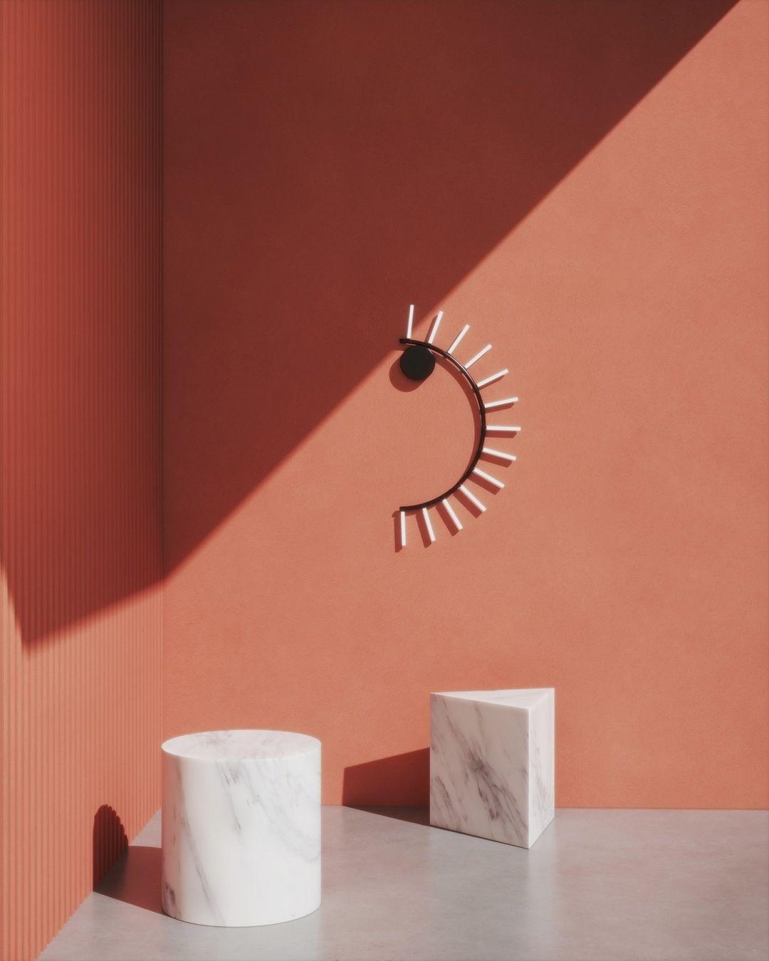 Metallo Applique a forma di sopracciglio Waves di Atelier A Light in vendita