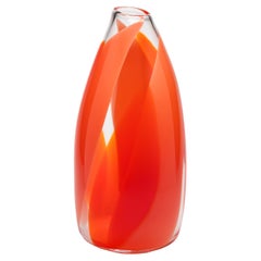 Vase Waves No 491, en verre soufflé à la main rouge, pêche et orange abstrait de Neil Wilkin
