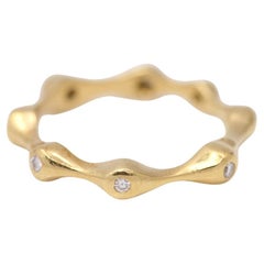 WAVES Ring in Gold and Diamonds