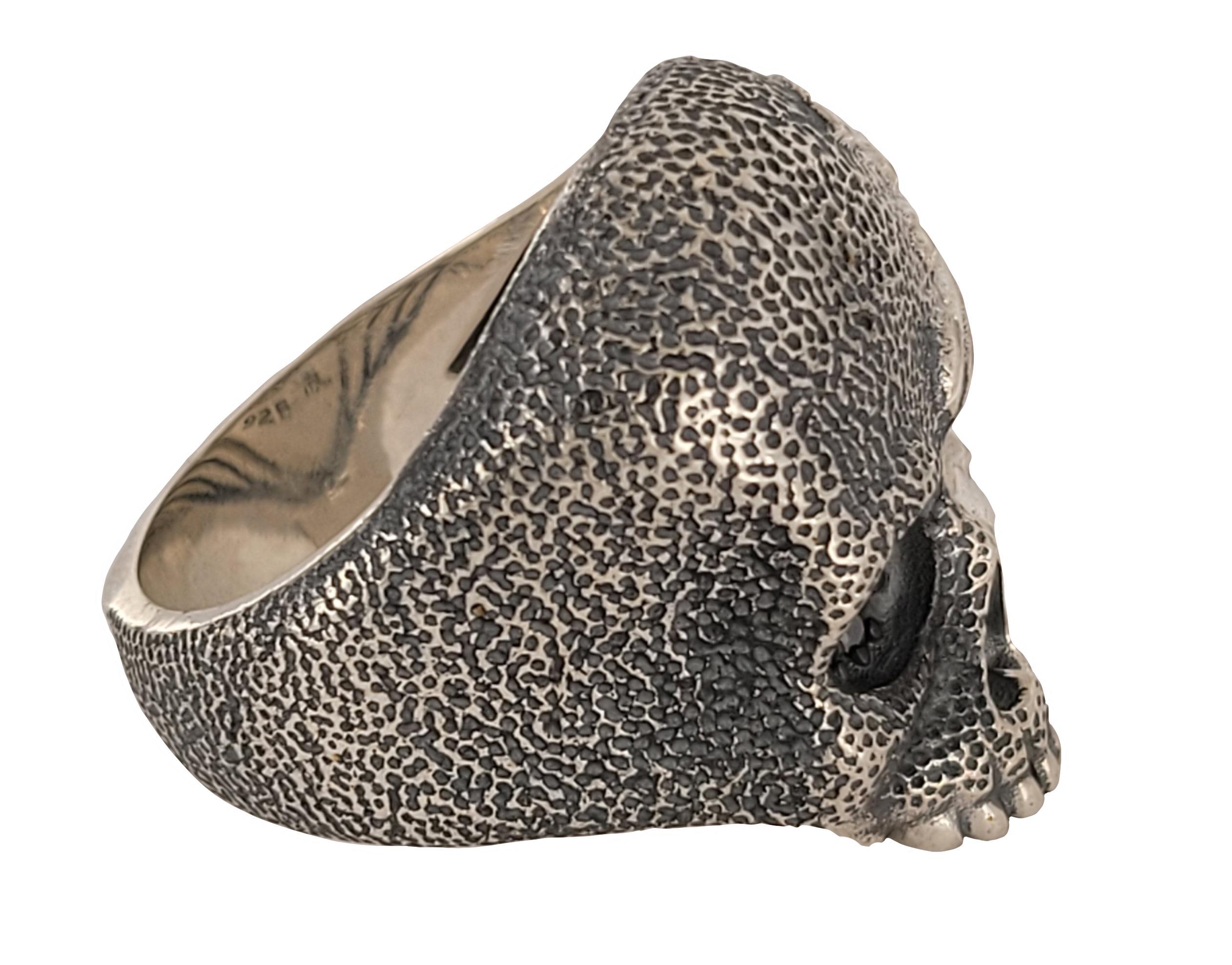Brand: David Yurman
Waves Collection For Men
Material: Sterling Silver925
Pave-set black diamonds, 0.15 tcw
Ring Size: 10.25
Ring Measures: 20.8m X 25.5mm
Ring Weight: 25.2gm
Condition: New
Comes with David Yurman Pouch
