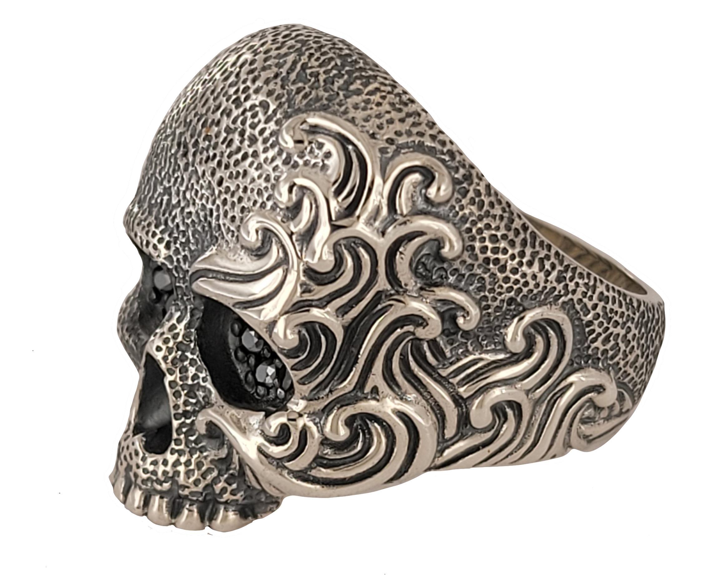 Round Cut Waves Skull Ring Sterling Silver with Black Diamonds For Sale