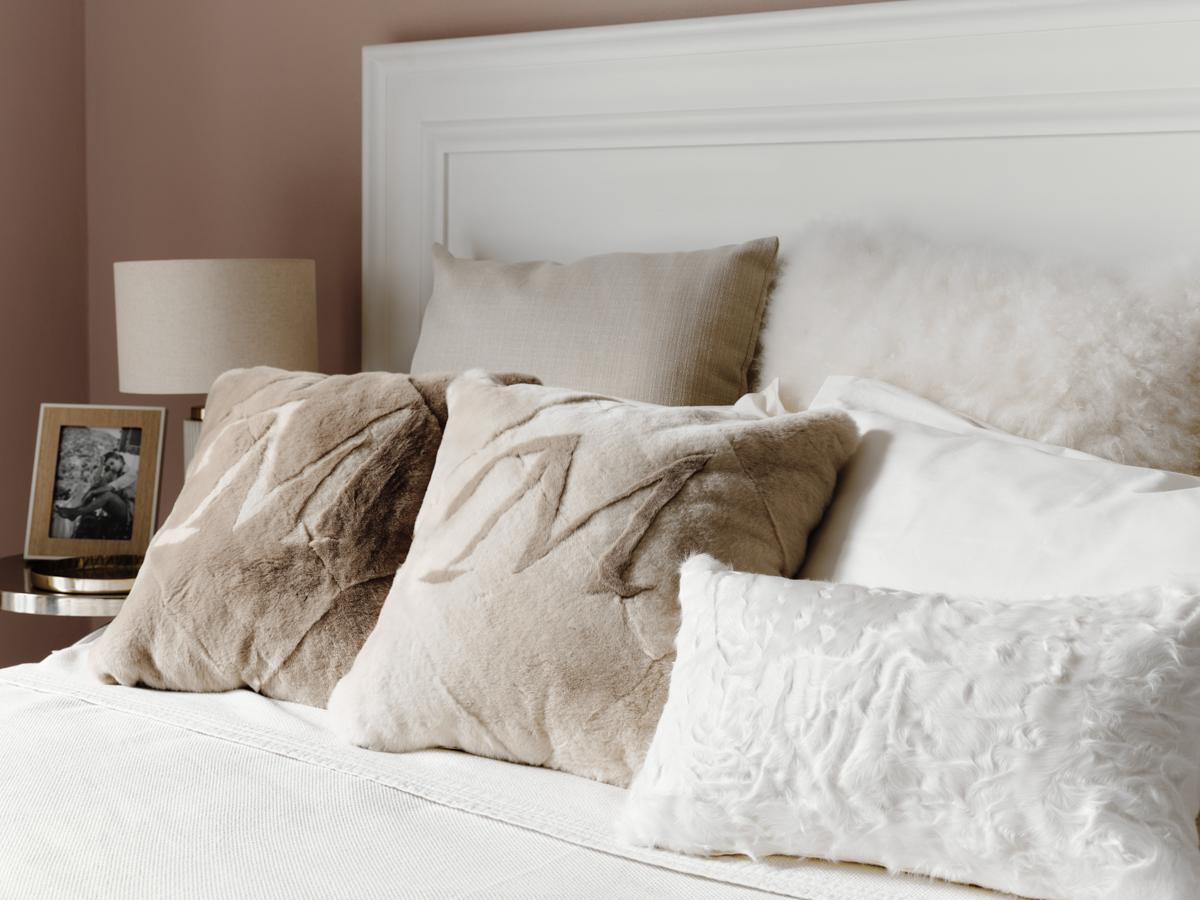 Italian Waves White Xiangao Lamb Fur Pillow Cushion by Muchi Decor For Sale
