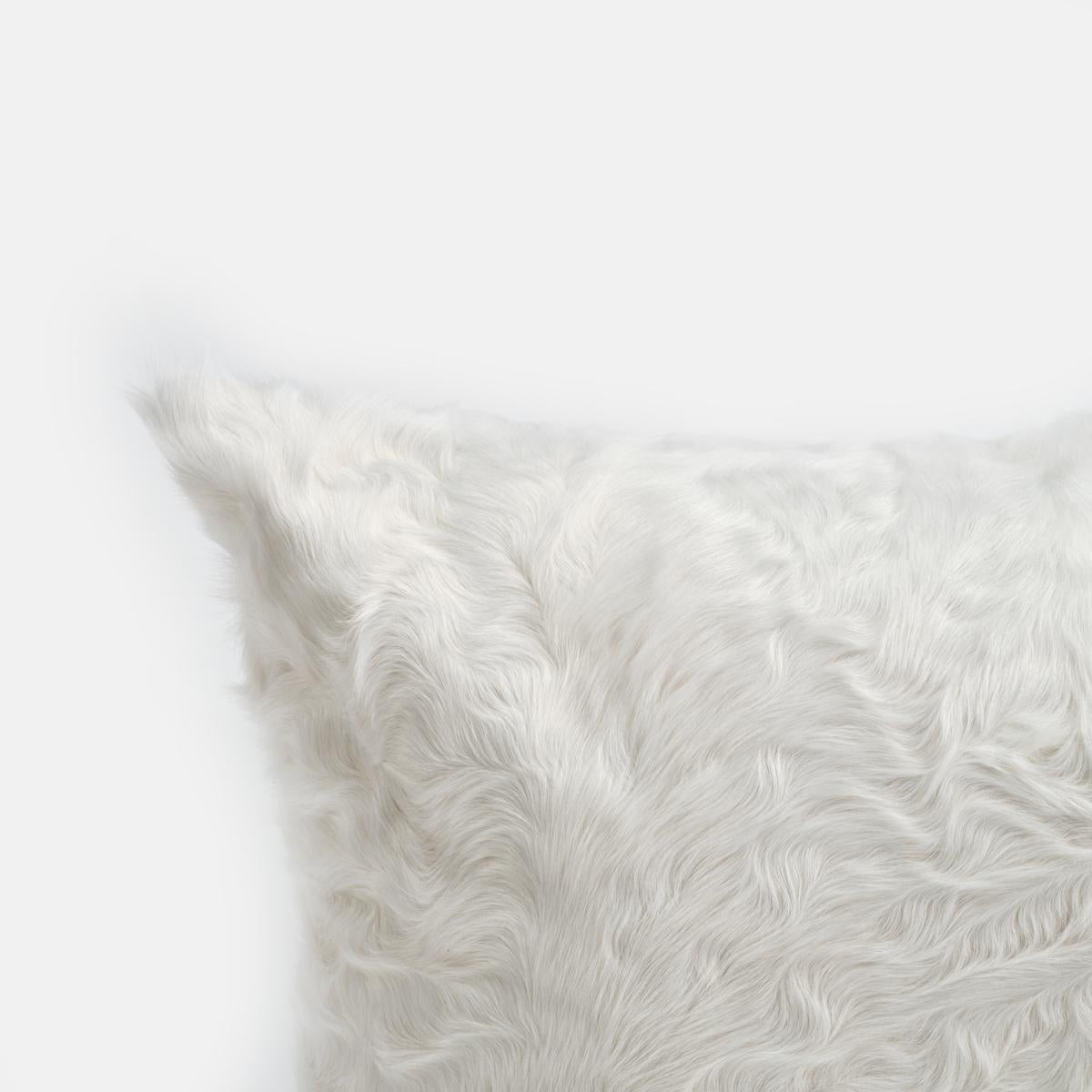 Coussin de coussin en fourrure d'agneau Xiangao blanc Waves de Muchi Decor Neuf - En vente à Poviglio, IT