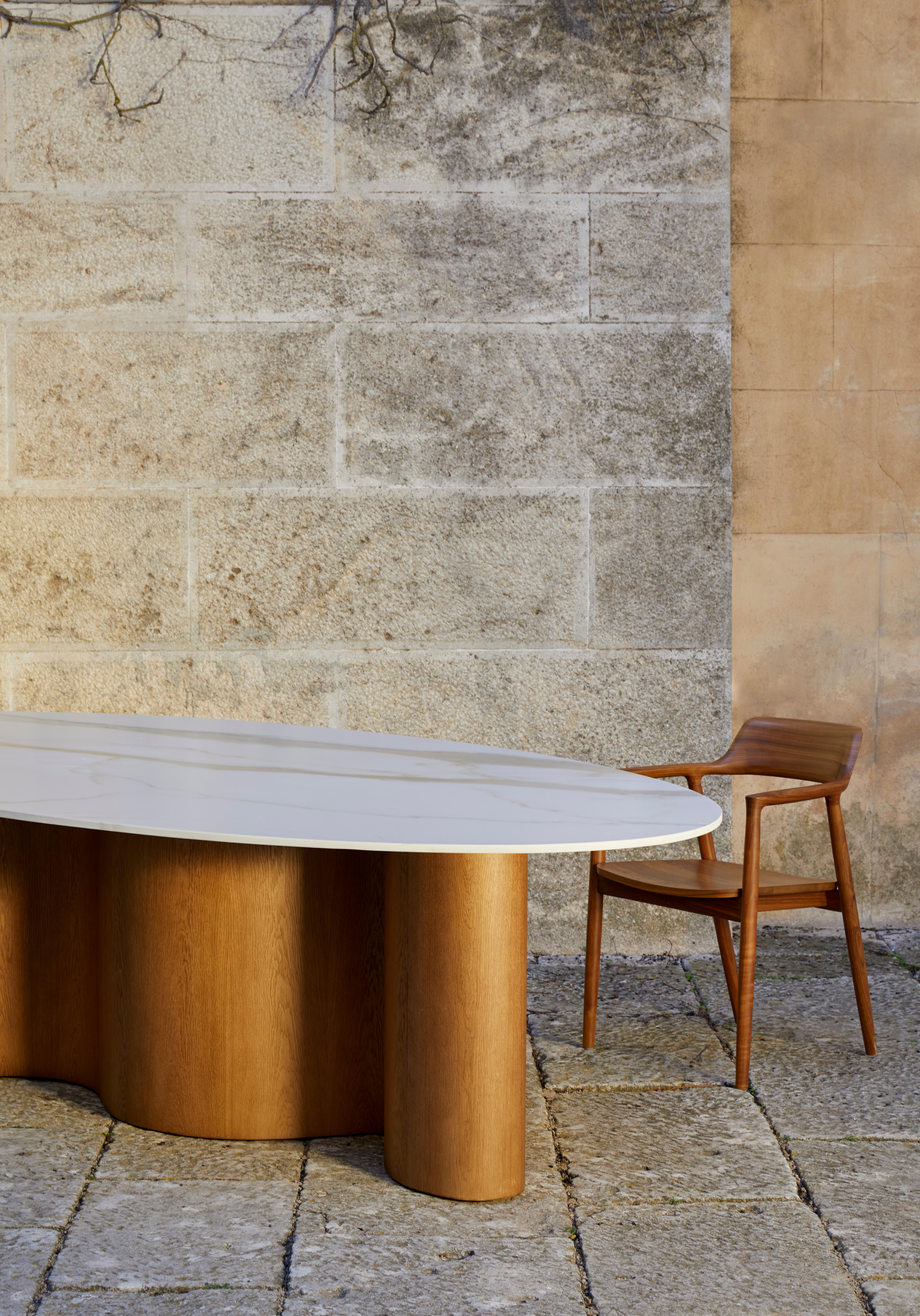 Espagnol Table à manger WaveWoo avec plateau en pierre en vente