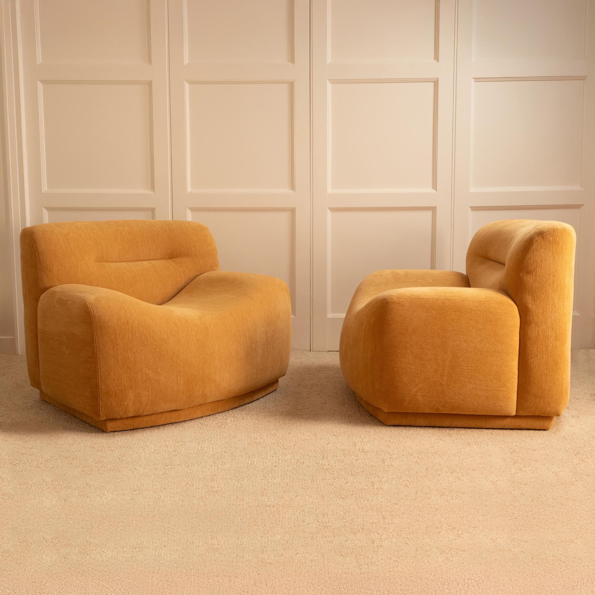 Space Age Wavy armchairs - Italian 1970s For Sale