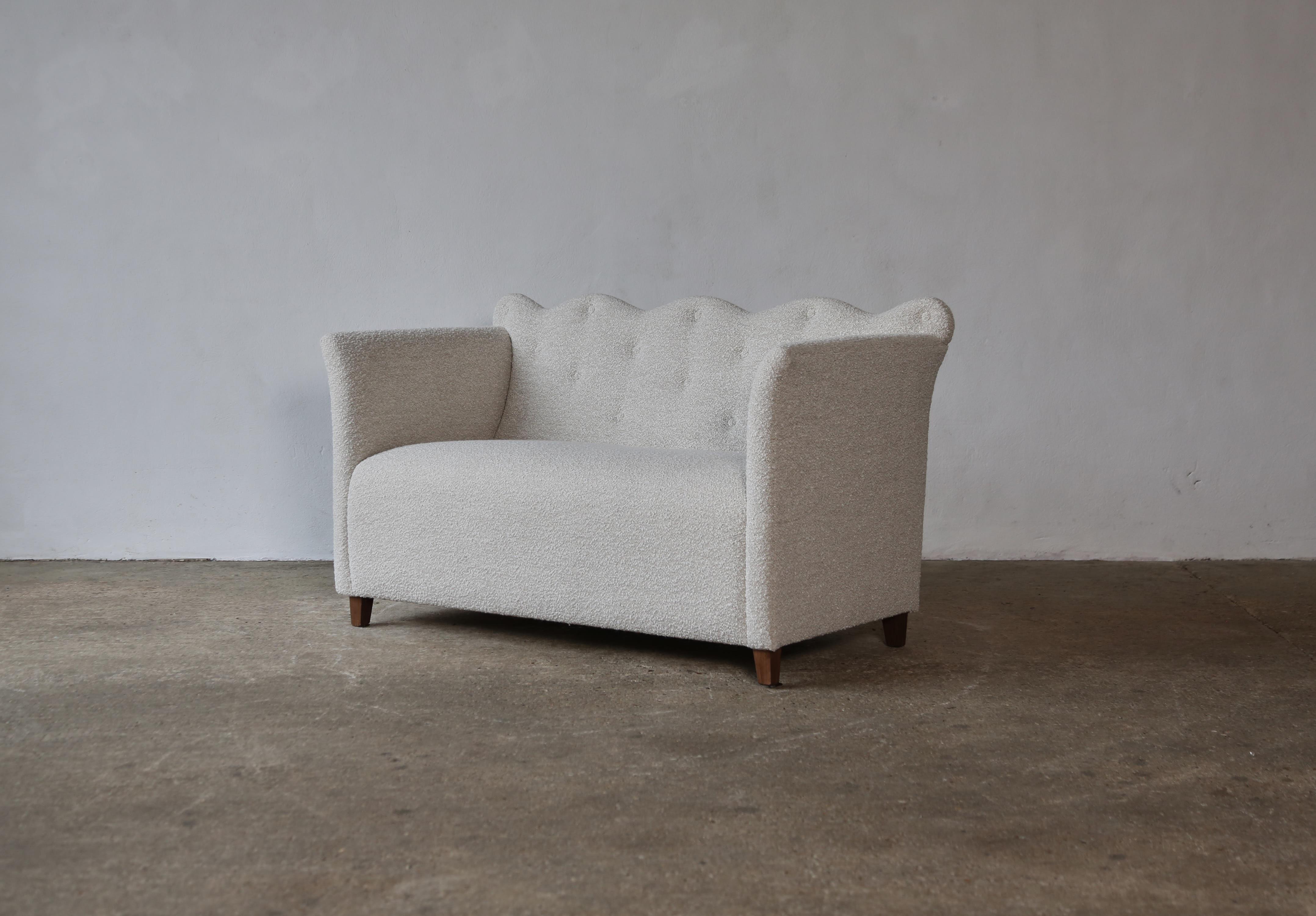Contemporary Wavy Back Sofa Upholstered in Lelievre Wool Boucle For Sale