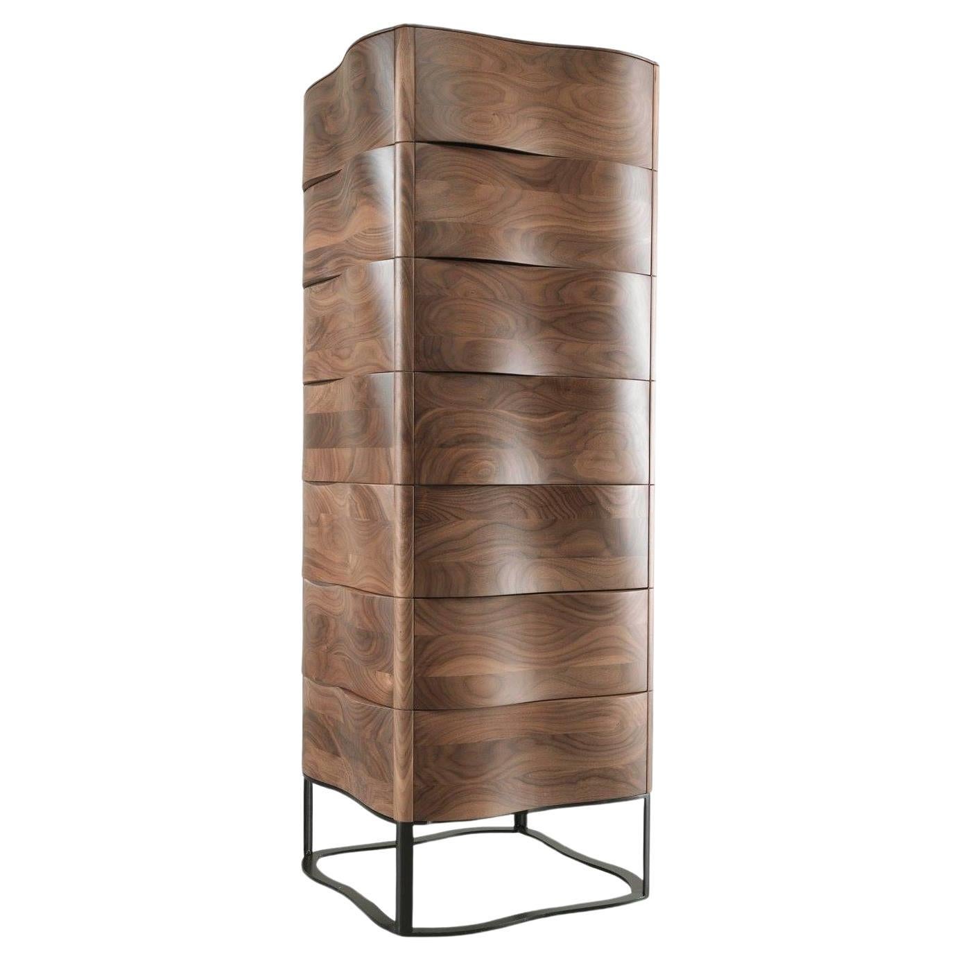 Portoghese Cassettiera ondulata realizzata in Oak massiccio con base in ferro laccato in vendita
