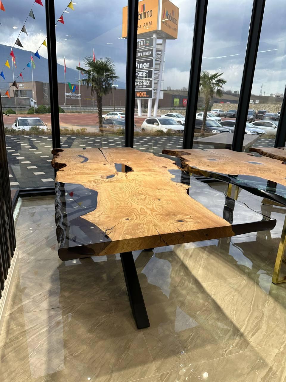 Wavy Design Live Edge Epoxy Resin Solid Ash Wood Dining Table In New Condition For Sale In İnegöl, TR
