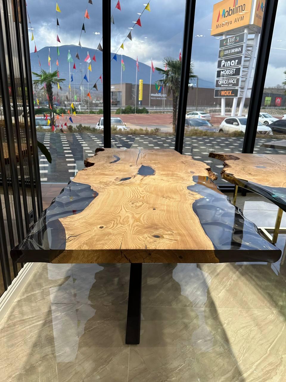 Table de salle à manger en bois de frêne massif ondulé Live Design Résine époxy en vente 2