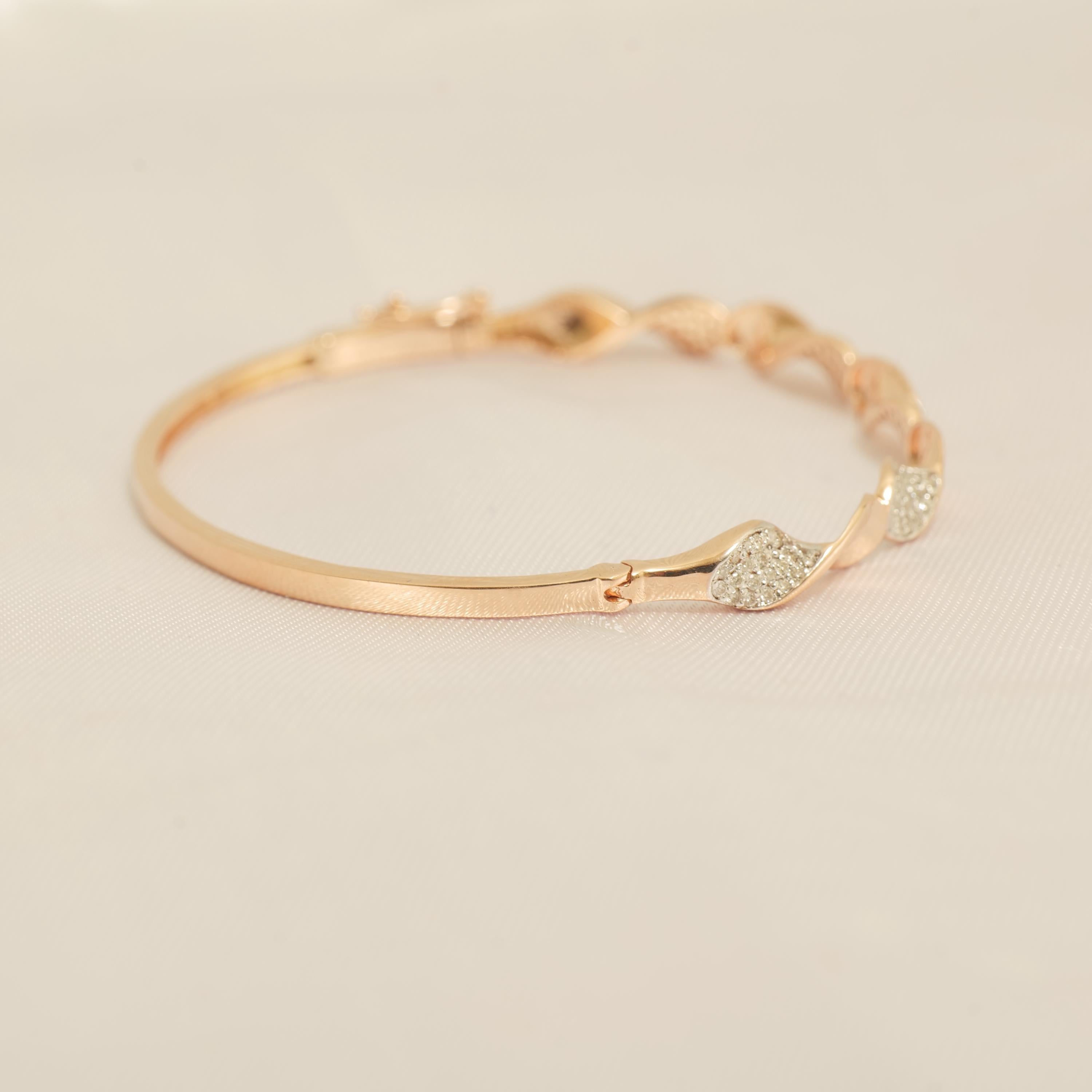 Gewelltes Diamant-Armband aus massivem 14-karätigem Gold (zertifiziert) Damen im Angebot