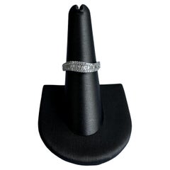 Anillo de diamantes ondulados para la mano derecha en oro blanco de 14 quilates - 0,50 ctw, talla 6,75