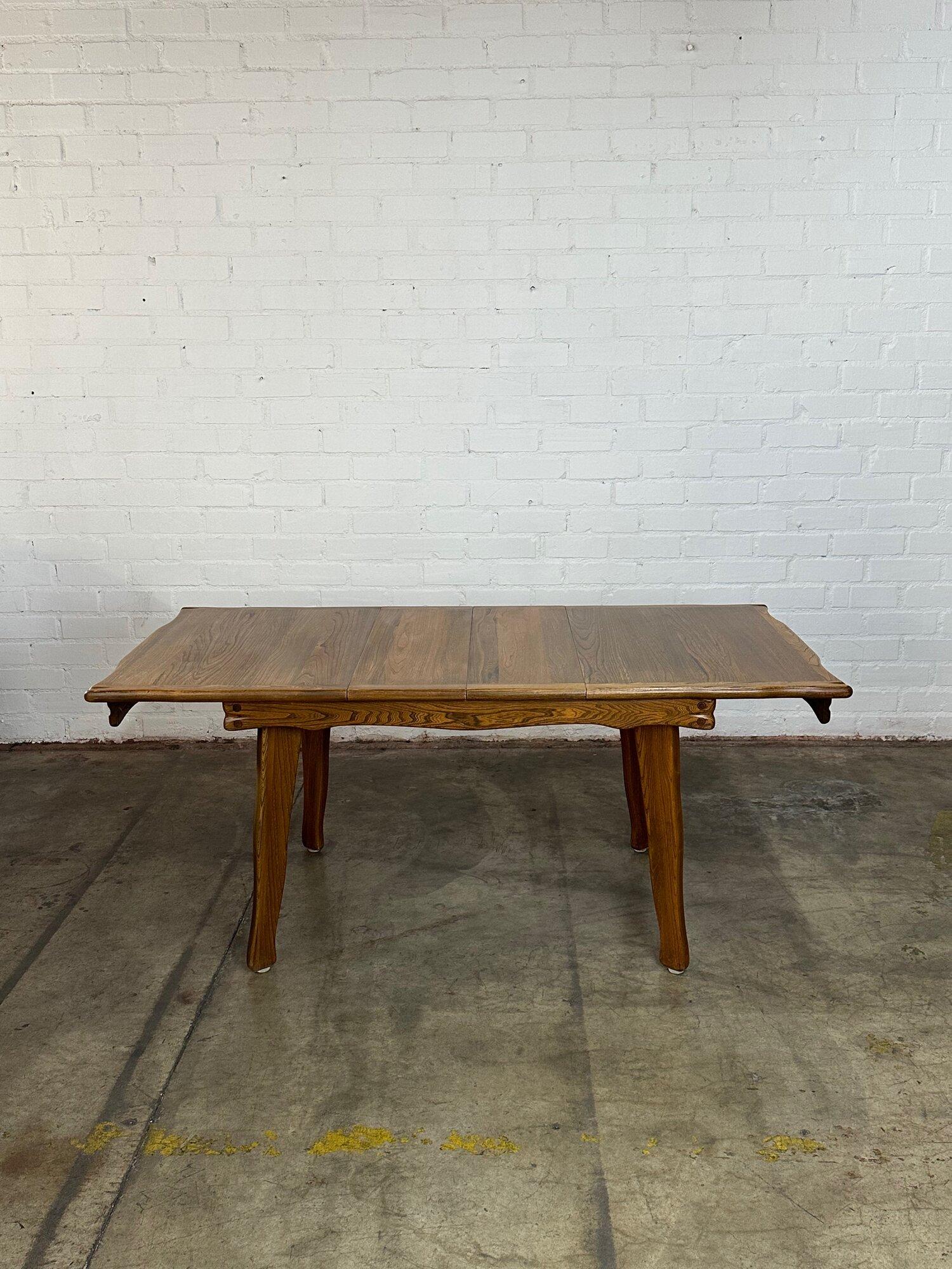 W70 D35 H30 KC25 Leaf W11

Fully restored dining table with great curvy edges and legs. Item is in fully restored condition with no major areas of wear.  Table comes one extension, table is structurally sound and sturdy. 