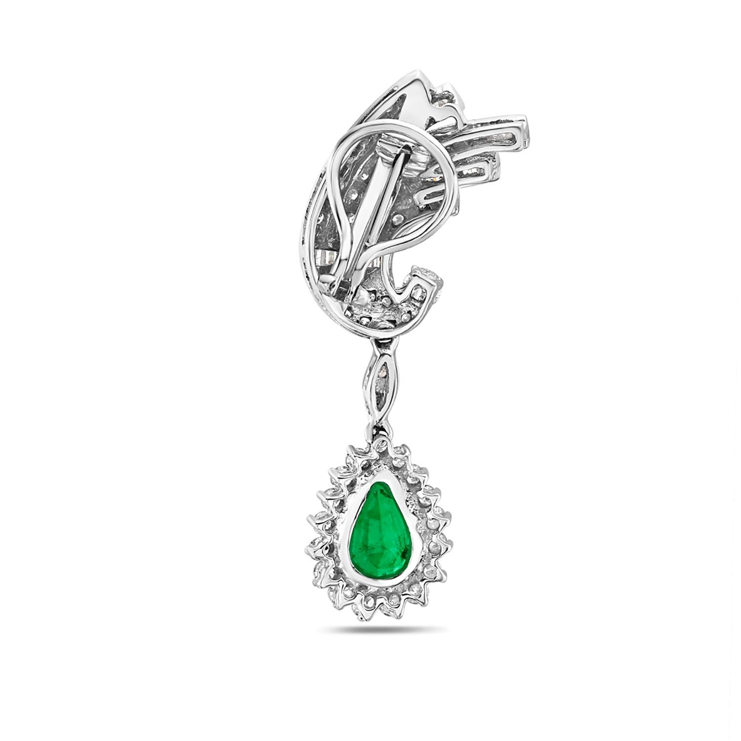 Art Deco Bird Shaped Earring with VS Diamonds & Pear Shaped Emerald in 18k White Gold For Sale