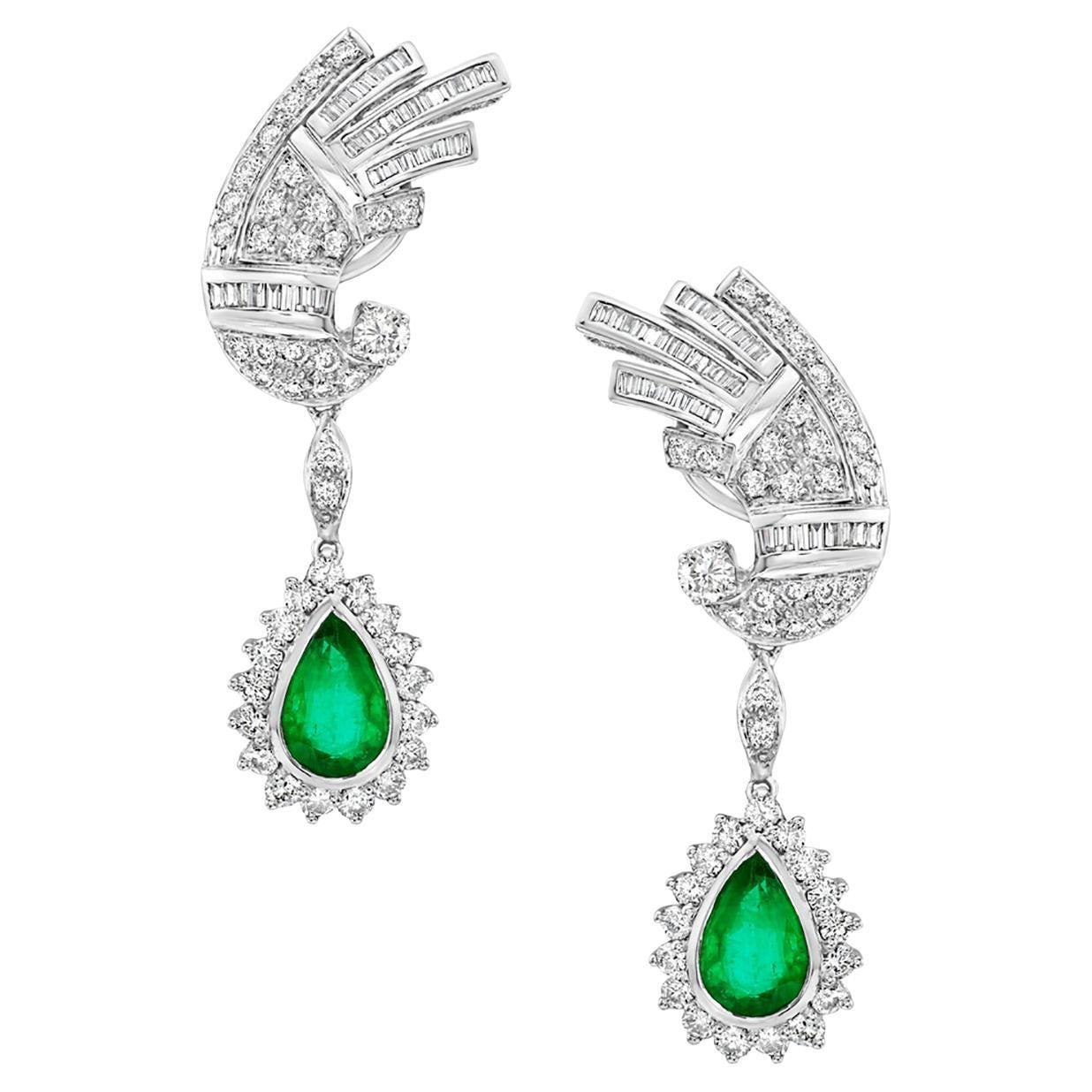 Bird Shaped Earring with VS Diamonds & Pear Shaped Emerald in 18k White Gold For Sale