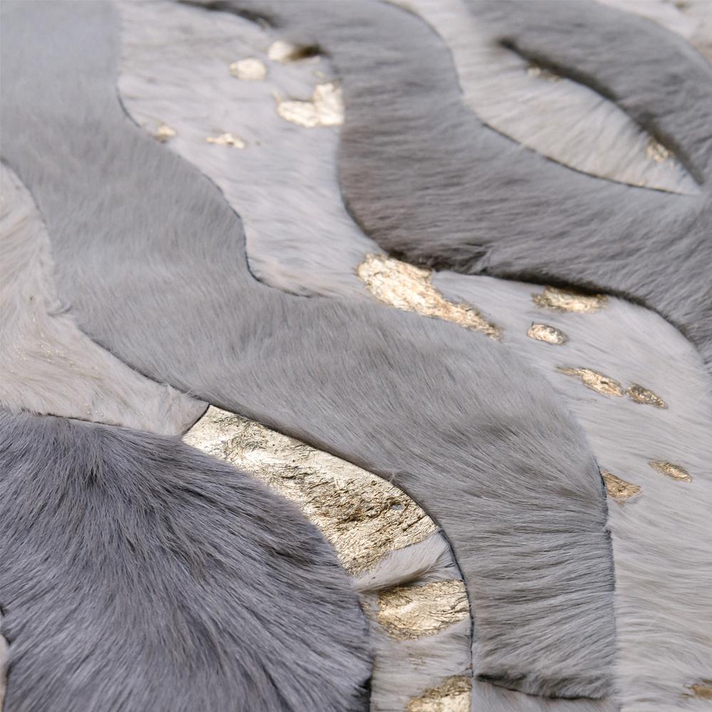 Machine-Made Wavy Pattern Cream Customizable Cowhide Gray Susurro Area Rug Small For Sale