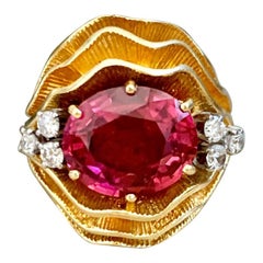 Wavy Pink Tourmaline and Diamond 18 Karat Gold Cocktail Ring