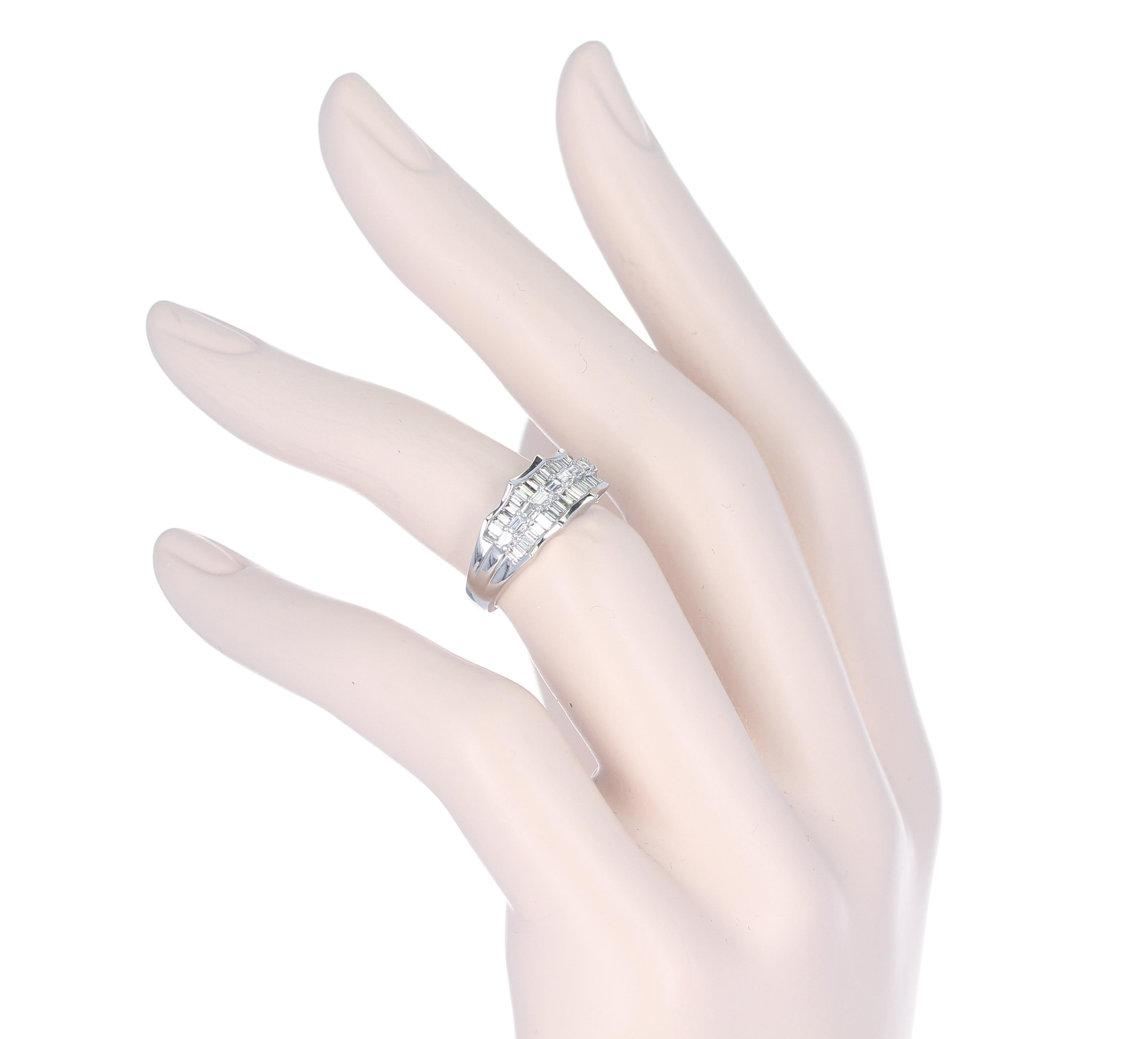 Wavy Row Platinum 1 Carat Baguette Diamond Bridal Ring In Excellent Condition For Sale In New York, NY