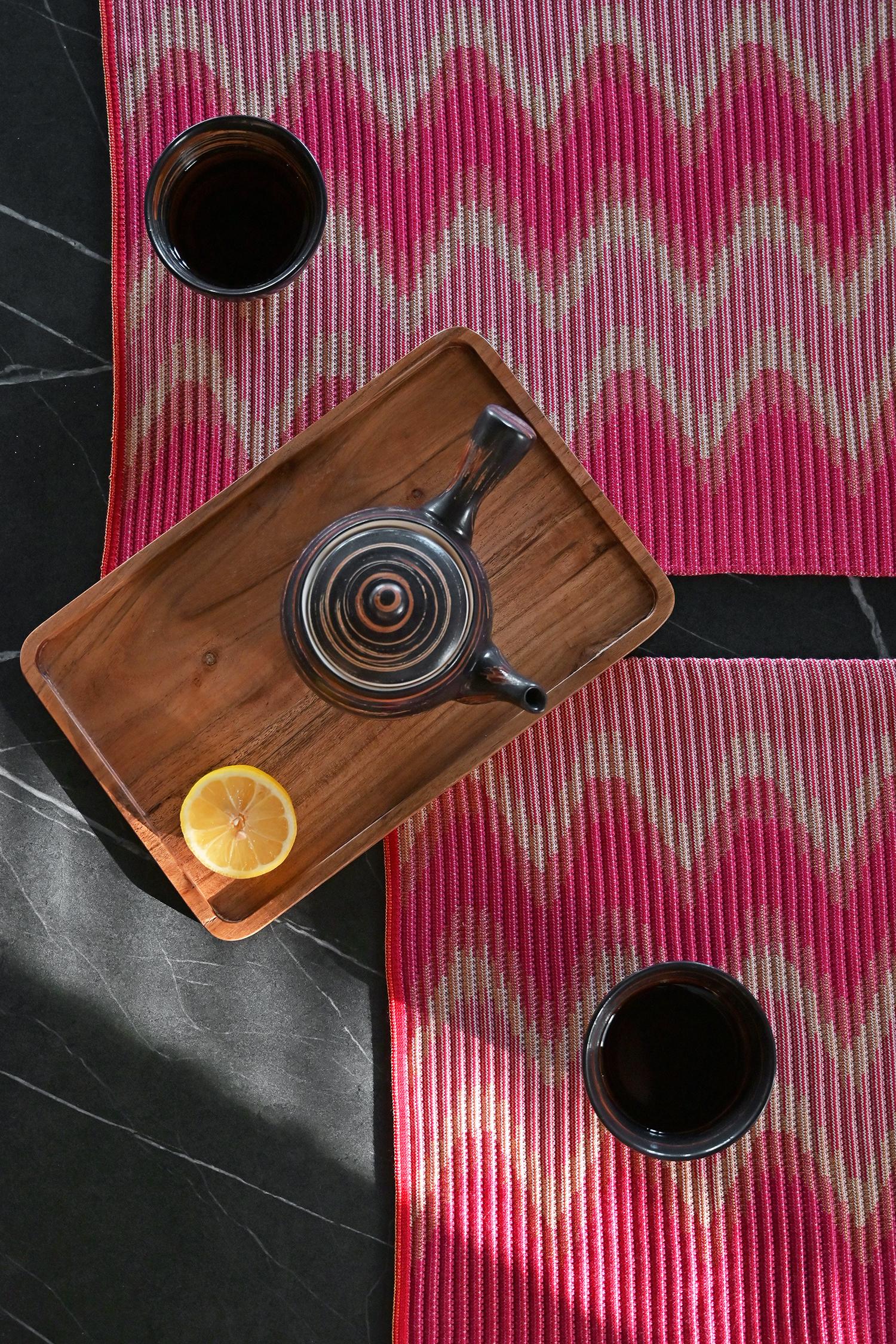 With its ridged surface and colour-blended design, this table mat brings playfulness to your dining table. The aesthetics of this product remind of woven ikat textiles - a technique that values imprecision as part of the process and creates graphics