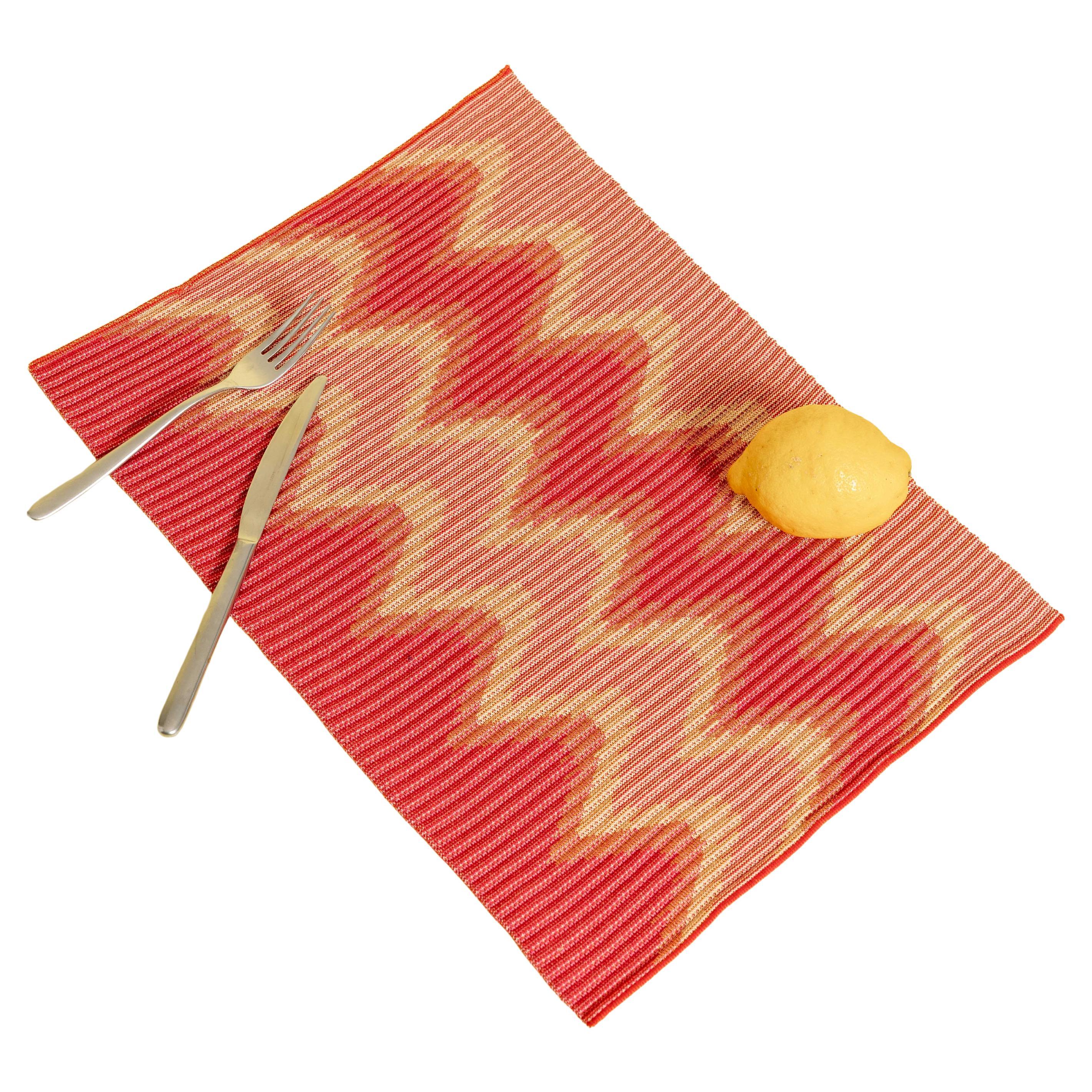 Wavy Table Mat in Red (set of 2) For Sale