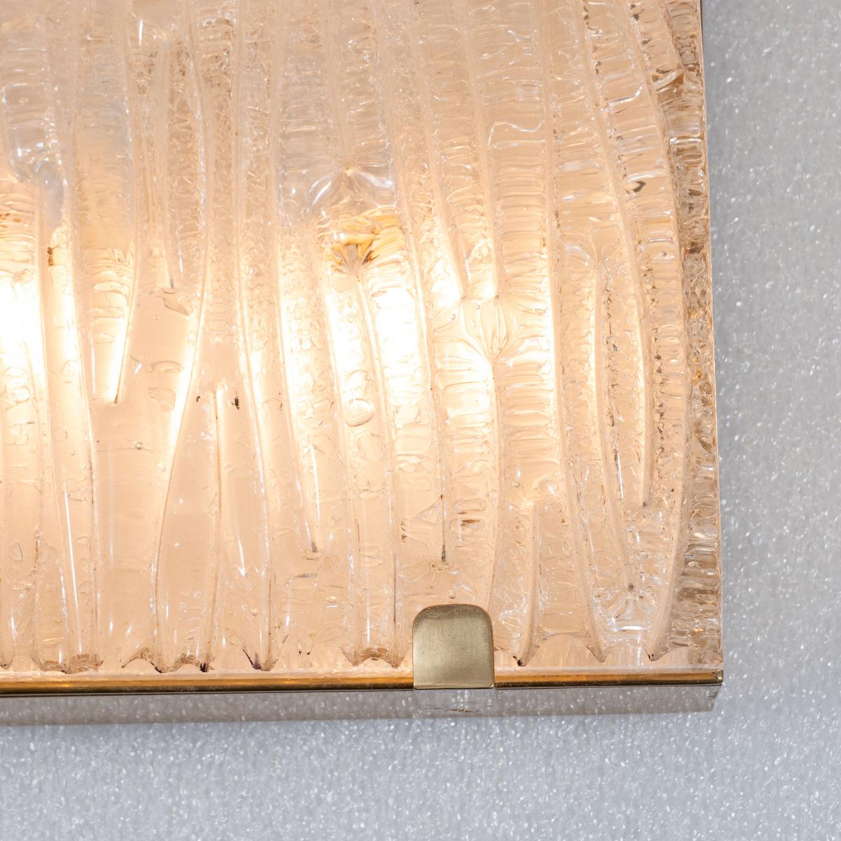 Applique en verre texturé ondulé avec des détails de clip en vente 1
