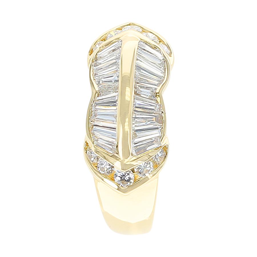Wavy Two-Row Diamond Baguette Ring with Round Diamonds, 18 Karat Yellow Gold In Excellent Condition For Sale In New York, NY